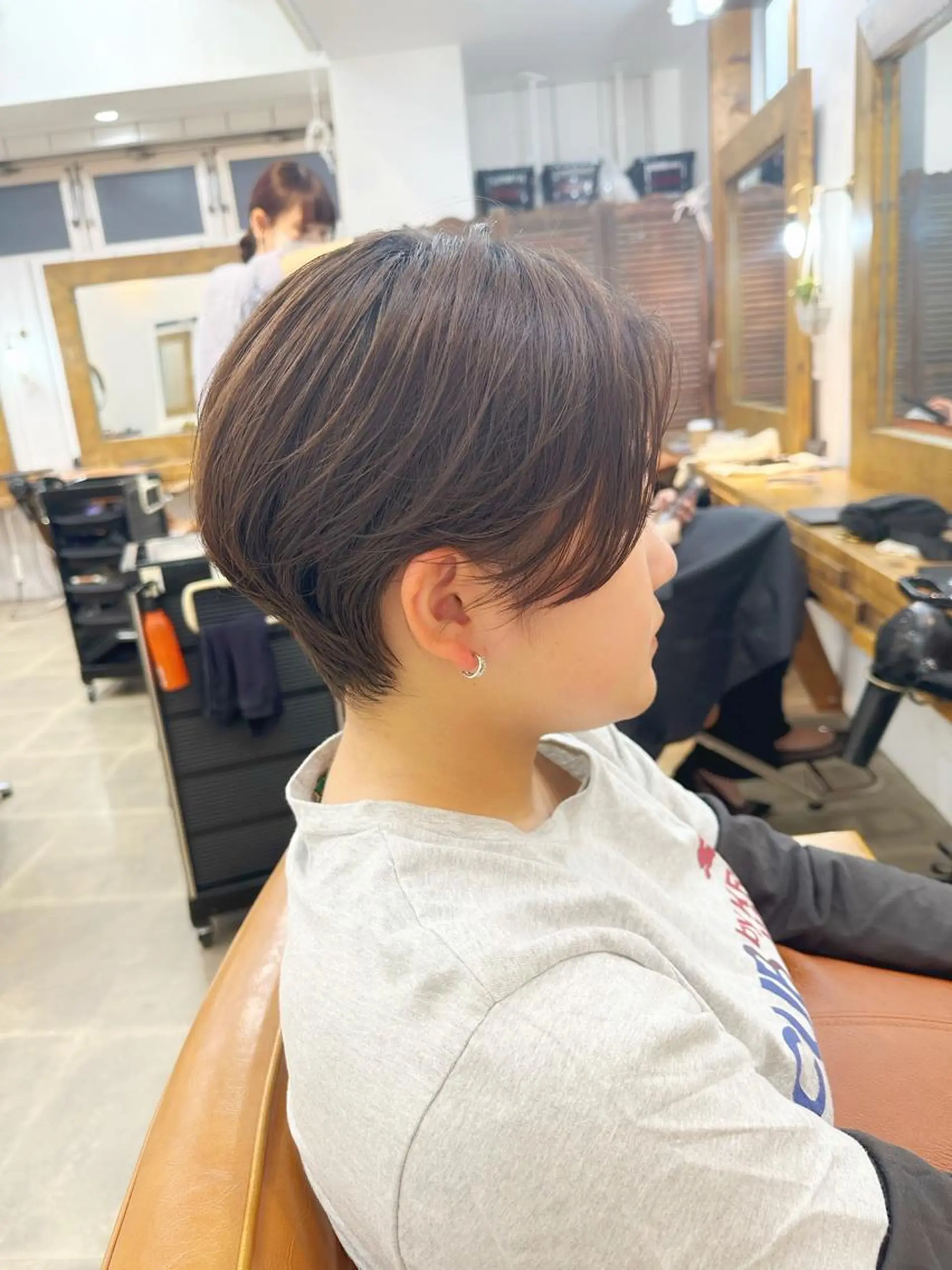 ショート カラー アディクシーカラー 透明感カラー デザインカラー イヤリングカラー ハイライトカラー カット ヘアカラー newline銀座所属・銀座ショート/ 大人ショート/金子涼のヘアスタイル