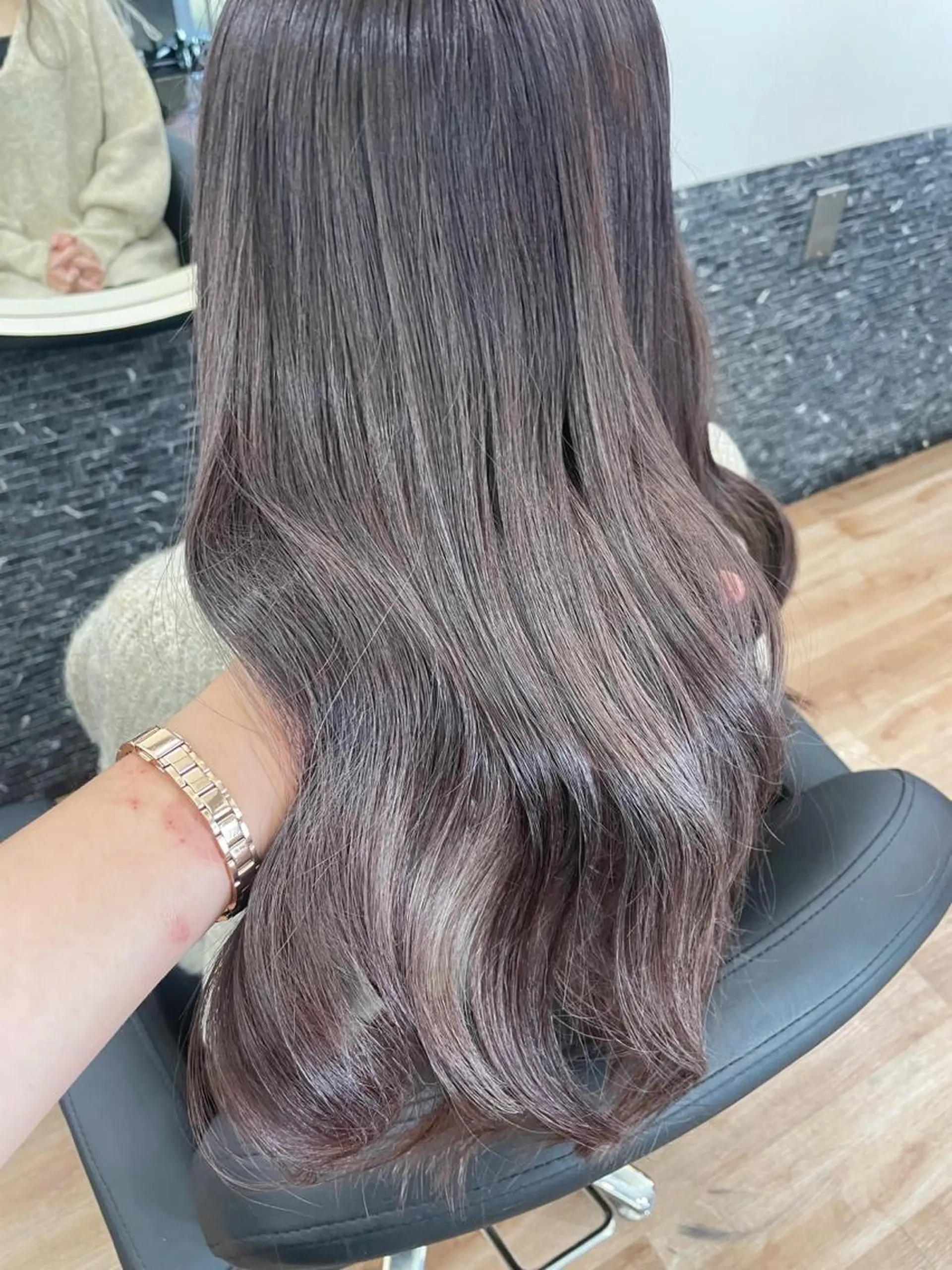 ロング カラー パーマ ヘアアレンジ レイヤーカット、 大人可愛い　中村美羅のヘアスタイル