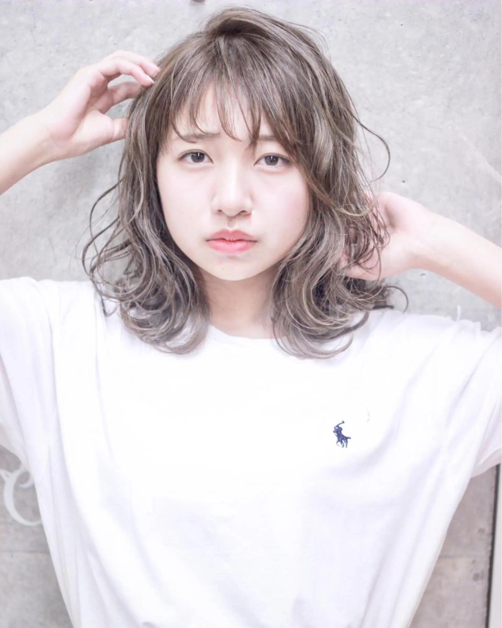 ミディアム カラー グレージュ ハイライトカラー ハイライト cachecache所属・及川 光のヘアスタイル