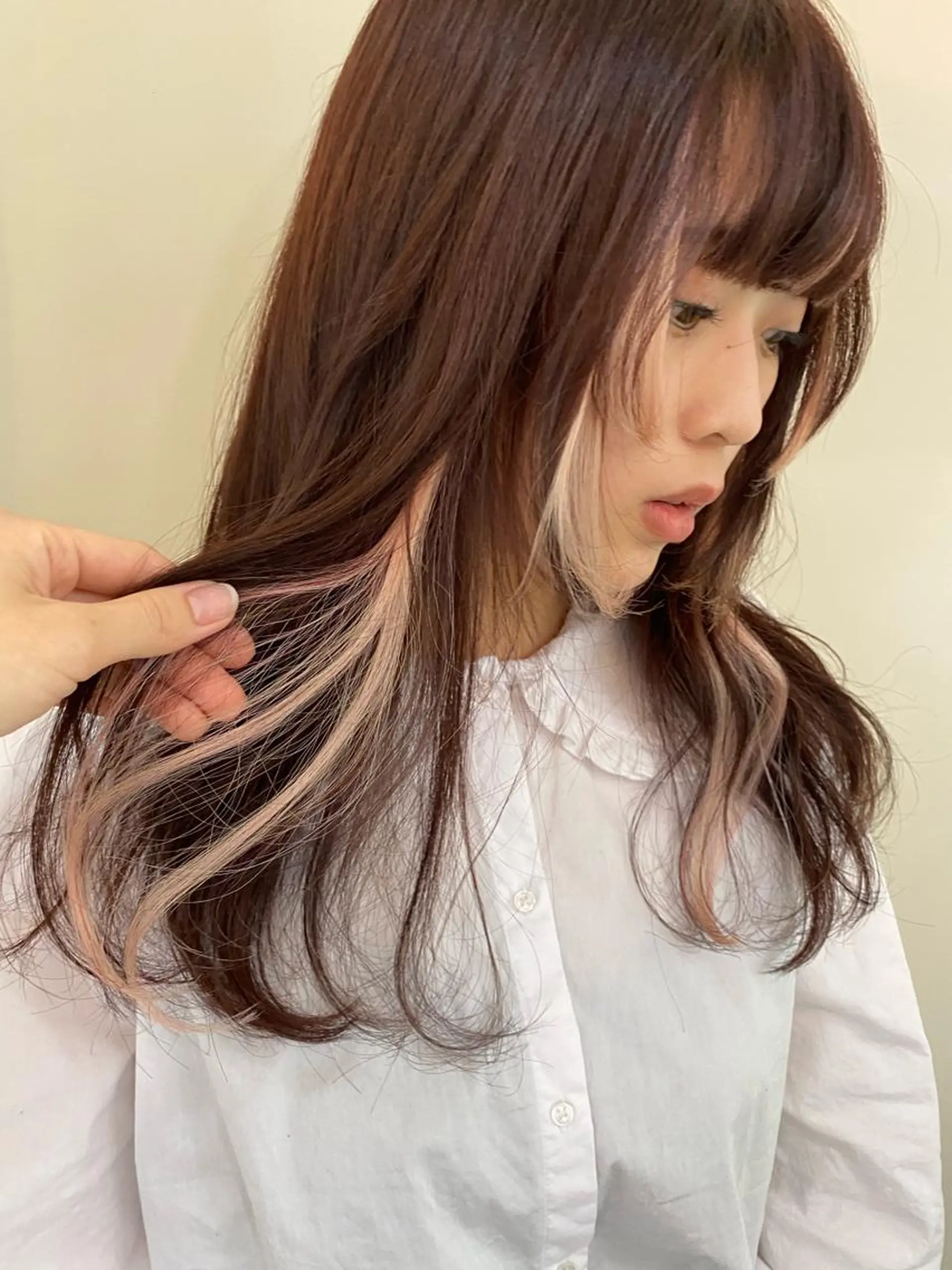 ロング カラー デザインカラー インナーカラー エクステ 顔まわりレイヤー 姫カット ヘアカラー エクステ エクステ ハイトーン 💭黒崎ハルカのヘアスタイル