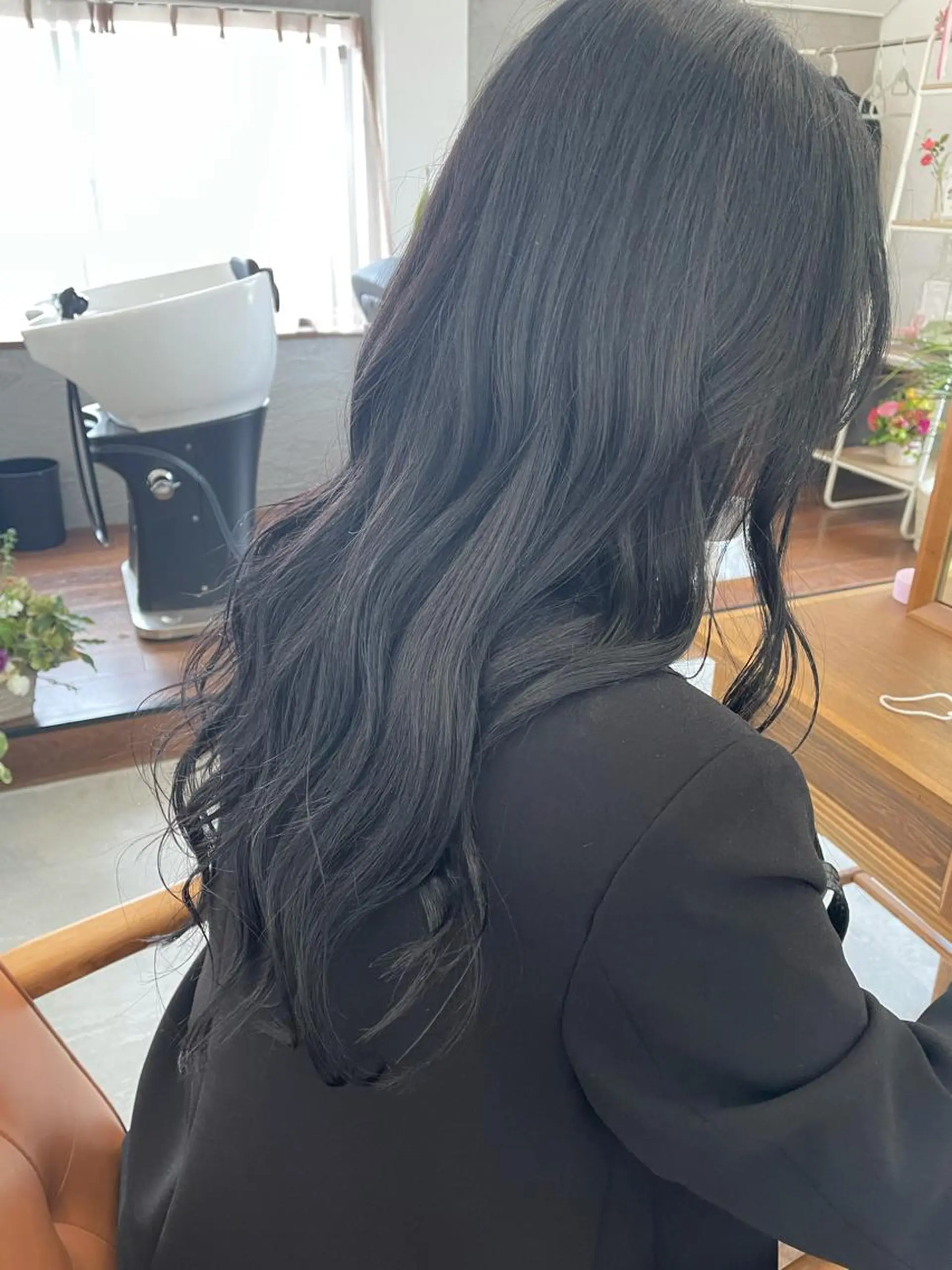 ロング ロング カット ヘアカラー トリートメント REttice所属・河野 満月のヘアスタイル