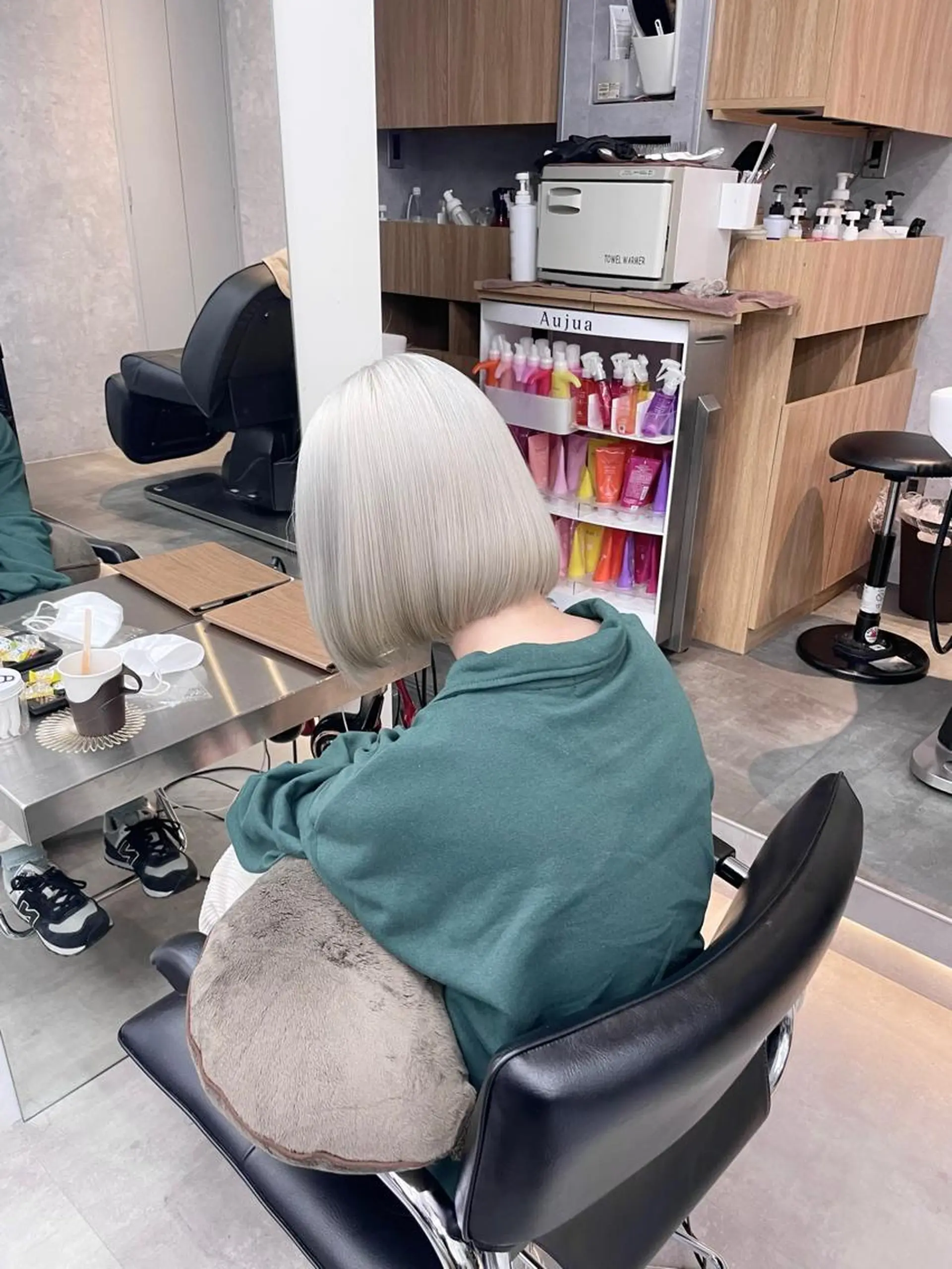 ショート カラー ブリーチ ブロンド ホワイトブロンド ヘアカラー 湯田実津希🤎 ﾐﾙｸﾃｨ専門のヘアスタイル