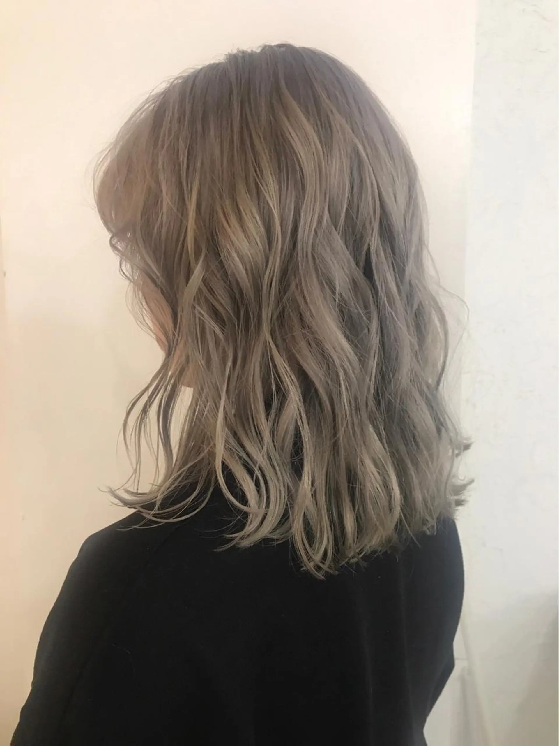 セミロング カラー 渋谷ブリーチカラー 韓国ヘアyuikoのヘアスタイル