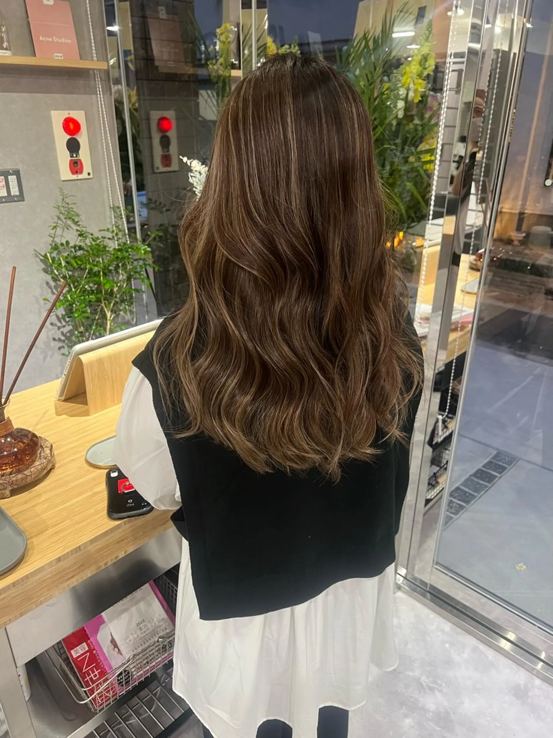 セミロング ハイライト REDEAL SHIBUYA所属・maya/レイヤー カット/ミインパーマのヘアスタイル