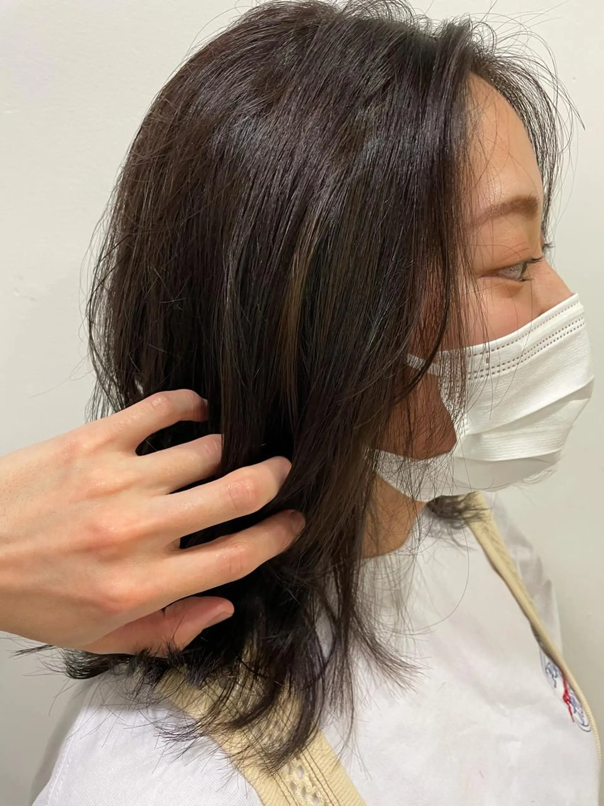 ミディアム カラー オリーブカラー レイヤーカット 吉田一輝 外国人パーマのヘアスタイル