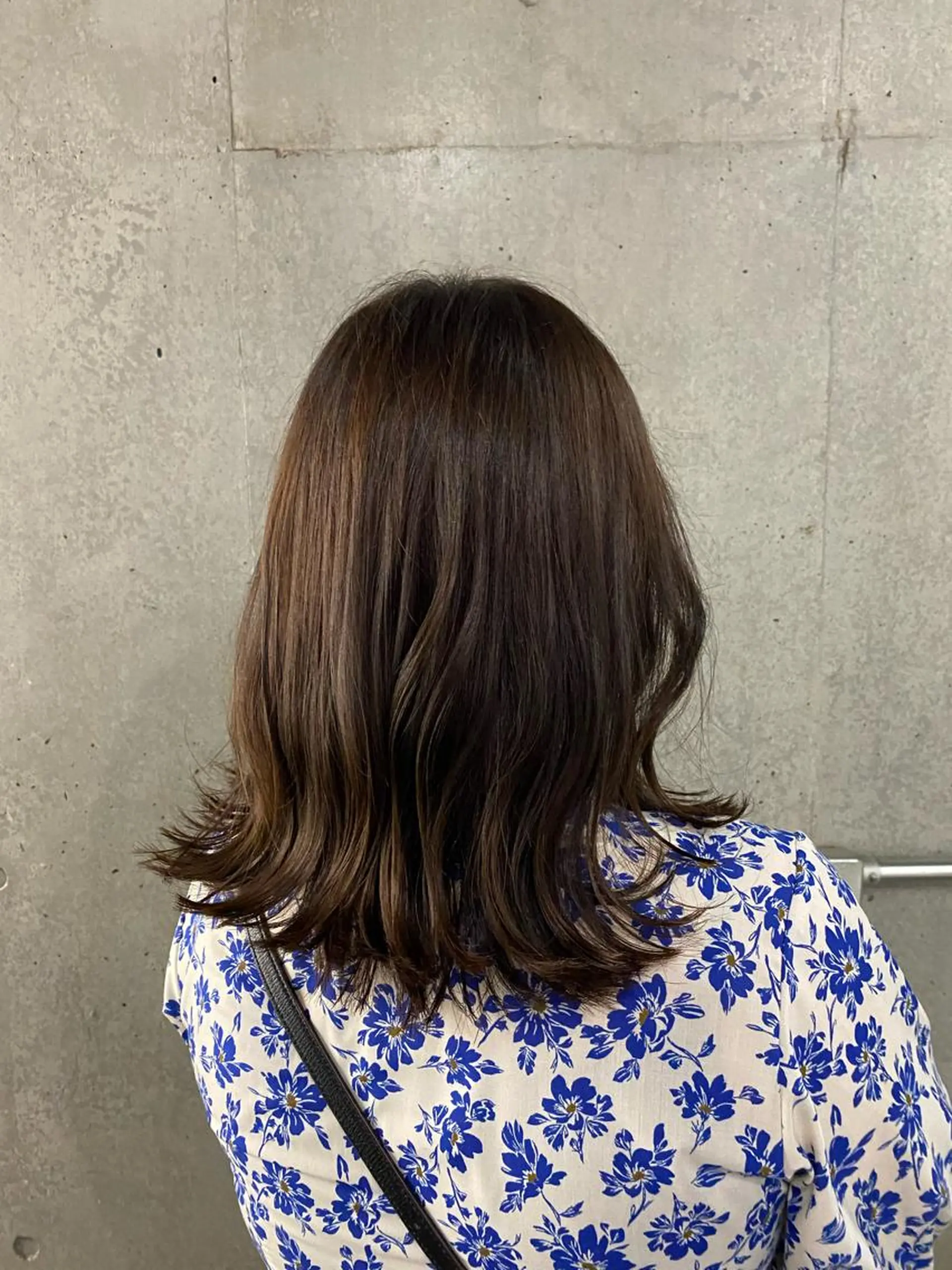 ミディアム センターパート/ニ ュアンスパーマのヘアスタイル