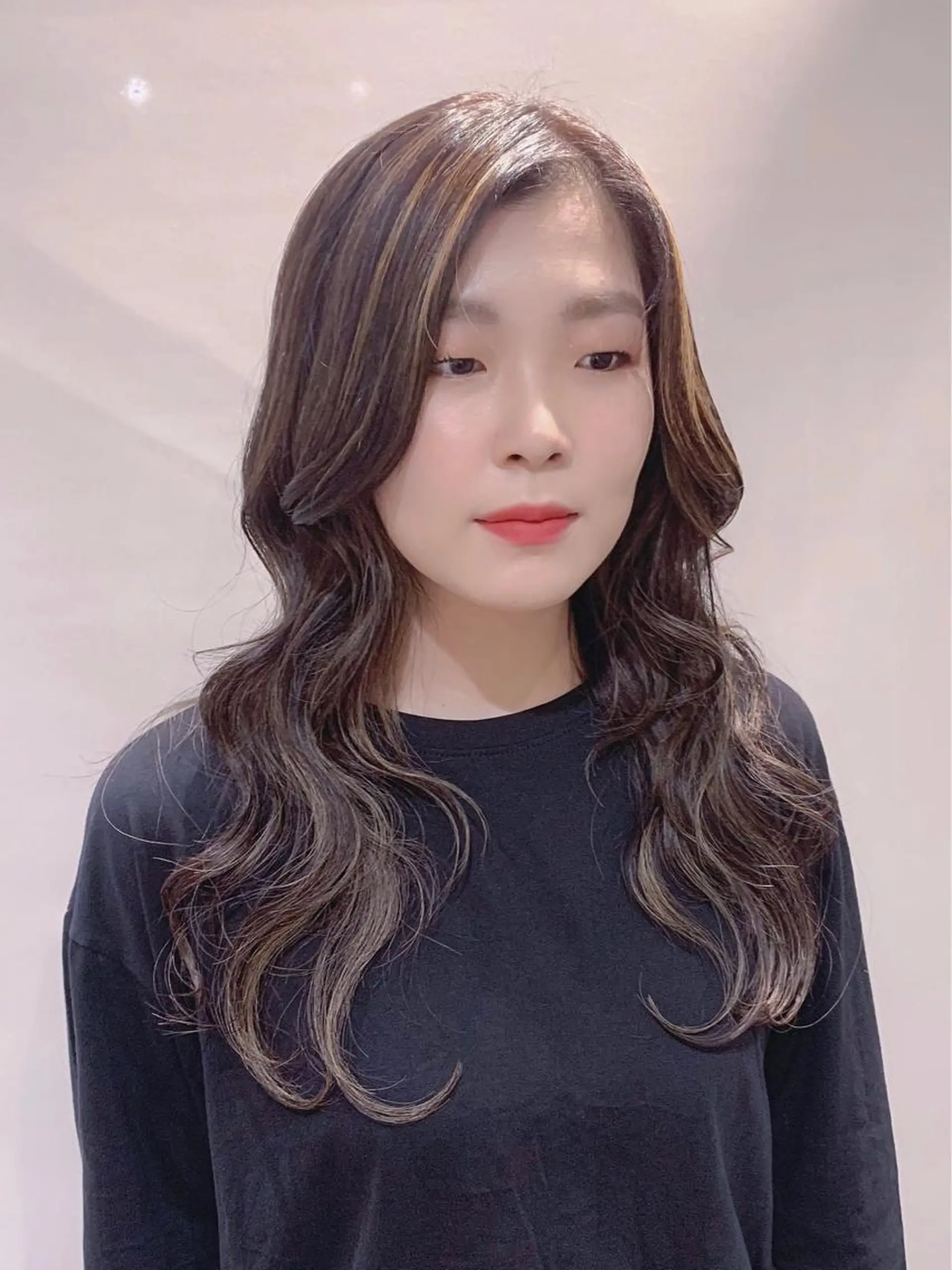 セミロング カラー ヘアアレンジ ハイライトカラー ハイライト As hair所属・柔らか垢抜けｶﾗｰと ｶｯﾄ🫧ASUKAのヘアスタイル