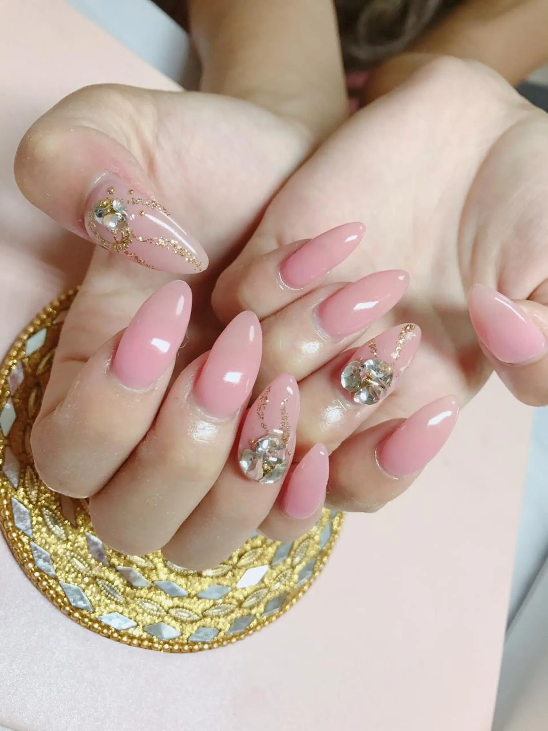 ネイル 【カメレオン】 上村 祥子のヘアスタイル