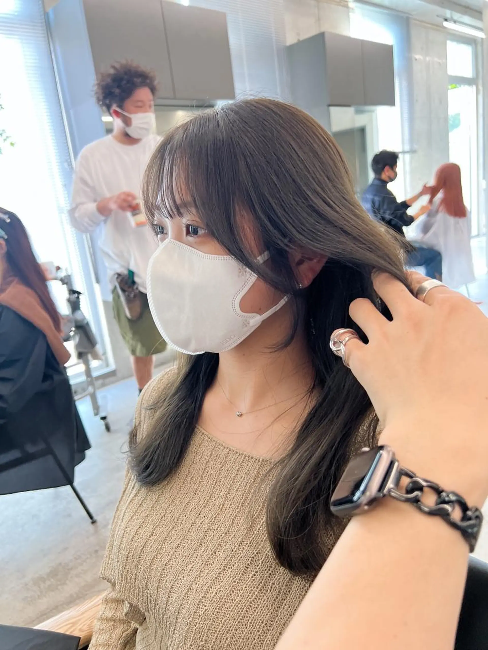 ロング カラー ブリーチ ブリーチなしカラー 顔周りカット 伸ばしかけ レイヤーカット カット 誰よりも丁寧なカット 🍀小林輝のヘアスタイル