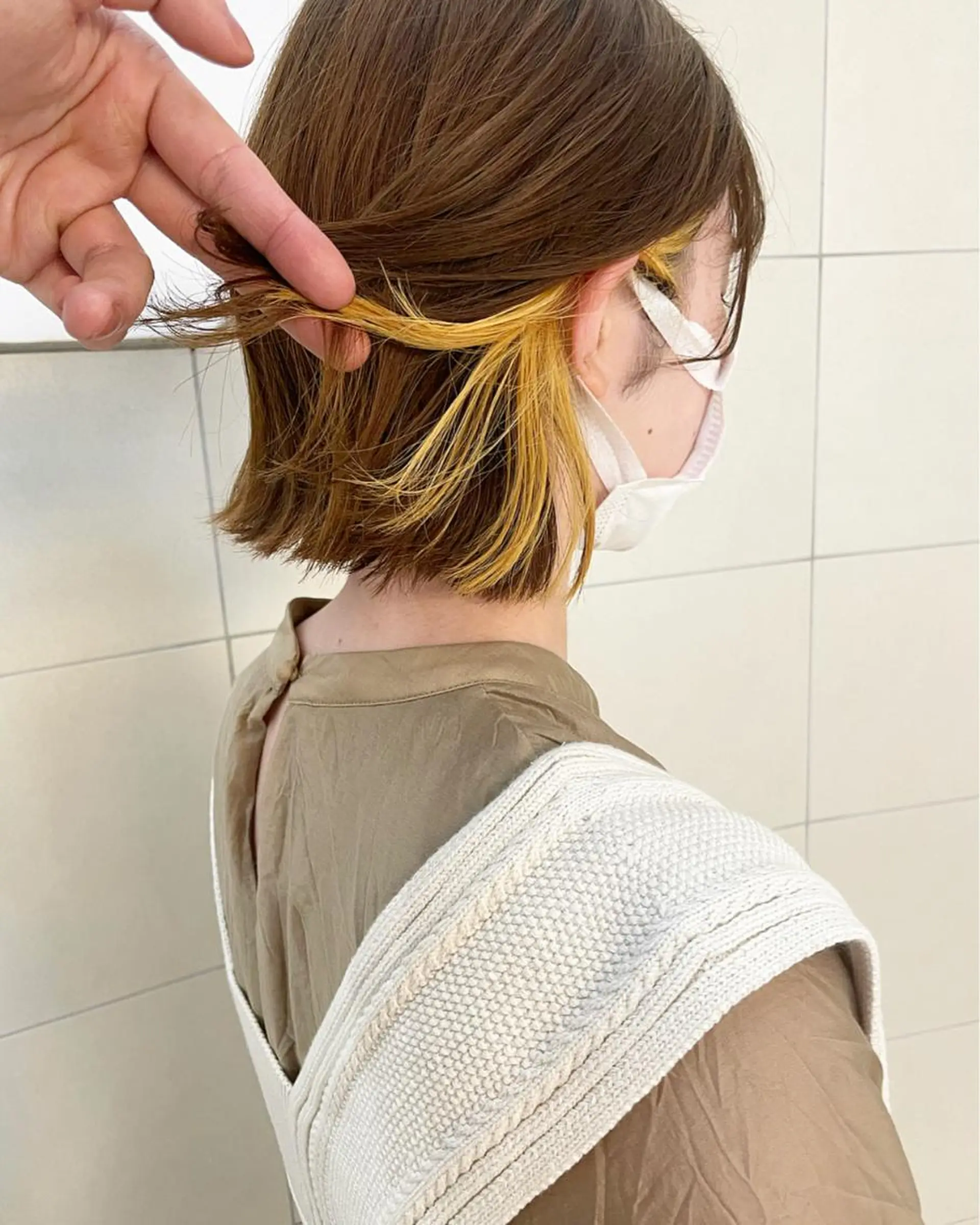 ショート カラー ケアブリーチ/ エクステ/レイヤーのヘアスタイル