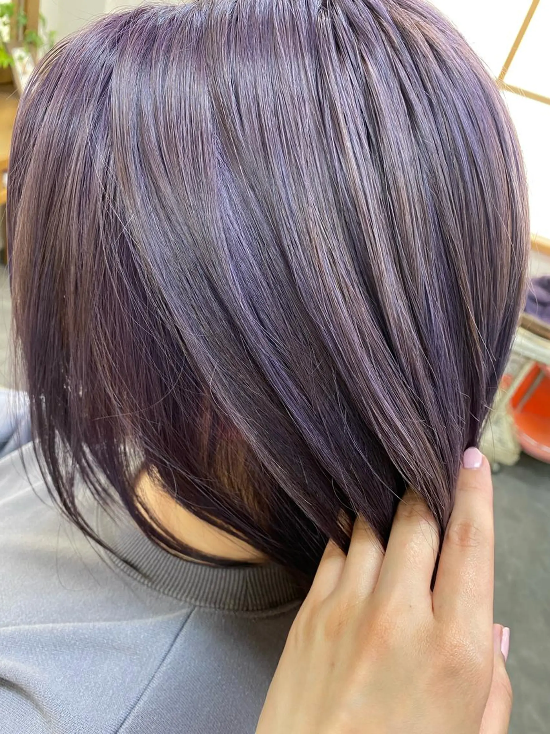 ミディアム カラー アッシュ ブリーチ 透明感カラー ラベンダーカラー ラベンダーアッシュ カット ヘアカラー トリートメント 永沼 真依のヘアスタイル