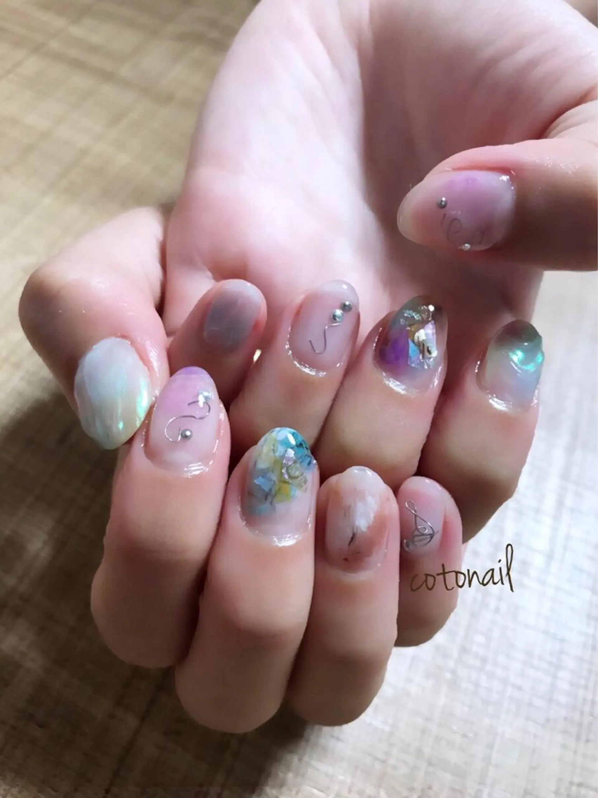 ショート ネイル ツメトマツゲ .のネイルデザイン