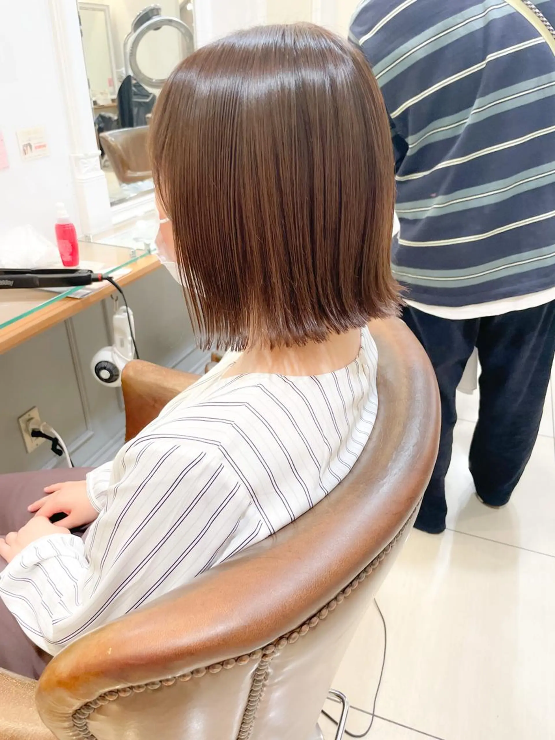 ミディアム カラー 切りっぱなしボブ ベージュカラー ミルクティーベージュ ボブ 外ハネヘア カット ヘアカラー ✨カラー支持No.1 🧸ワキ カナコ🧸のヘアスタイル