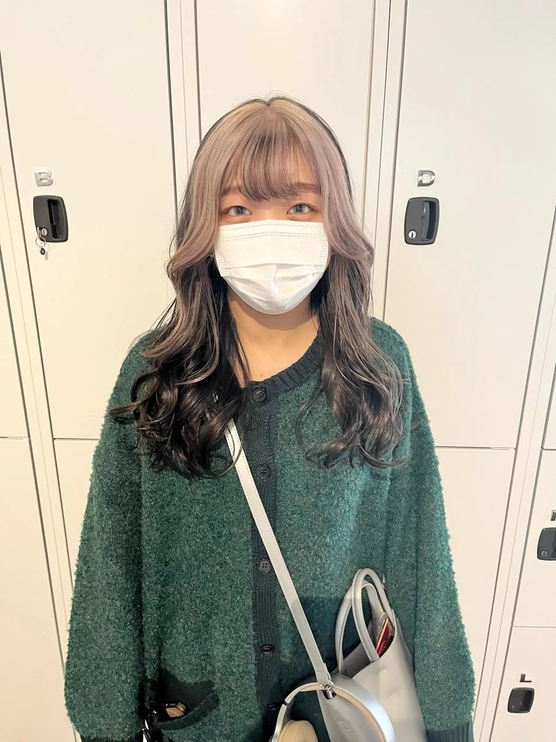 ロング カラー ミストバング ベージュカラー ブリーチ ケアブリーチ デザインカラー ヘアカラー トリートメント ショート/パーマ/ カラー/FUKOのヘアスタイル