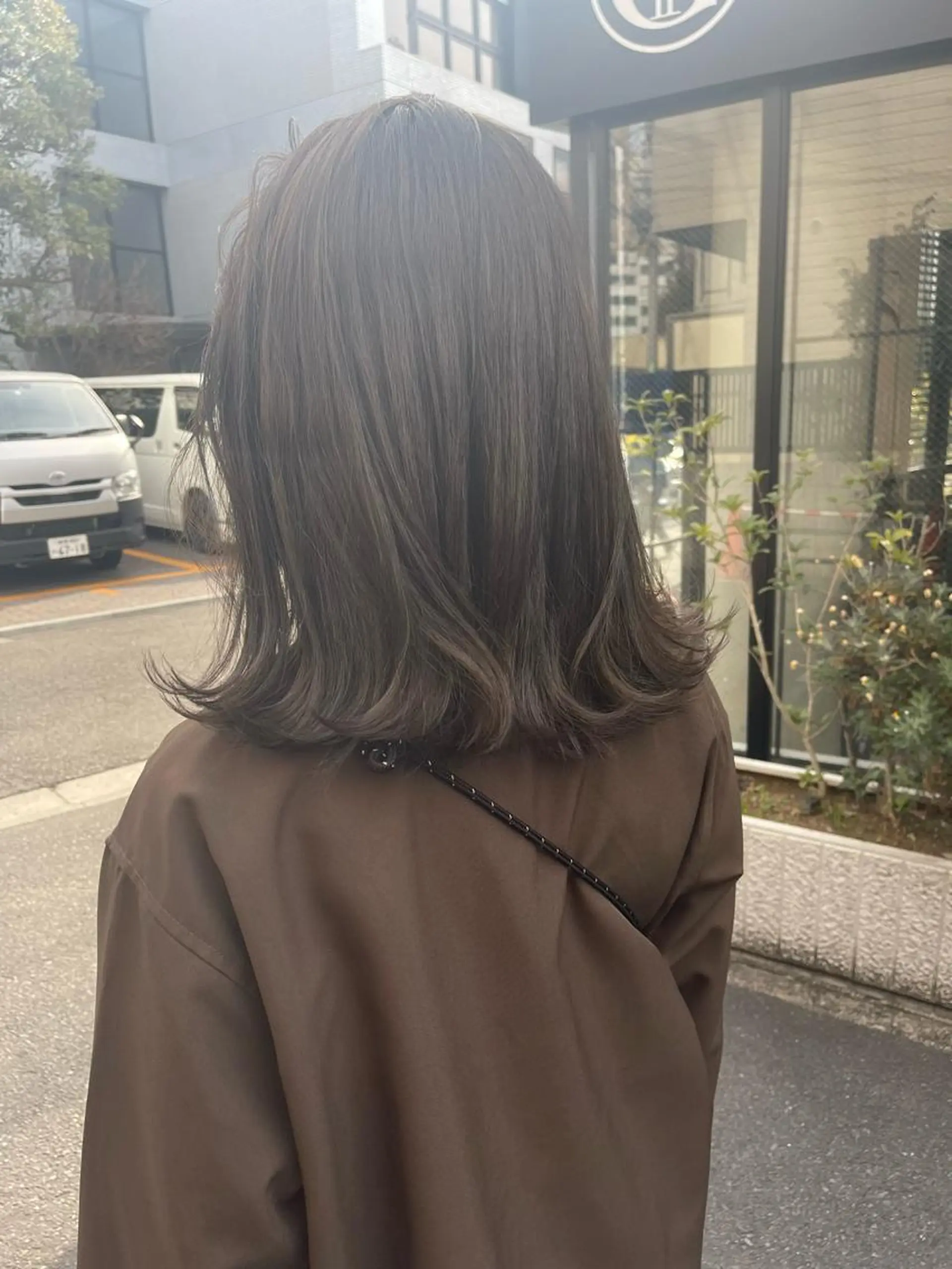 ミディアム カラー オリーブグレー ヘアカラー トリートメント ヘッドスパ ヘアセット ラベンダー/レイヤー スタイル🤎mamiのヘアスタイル