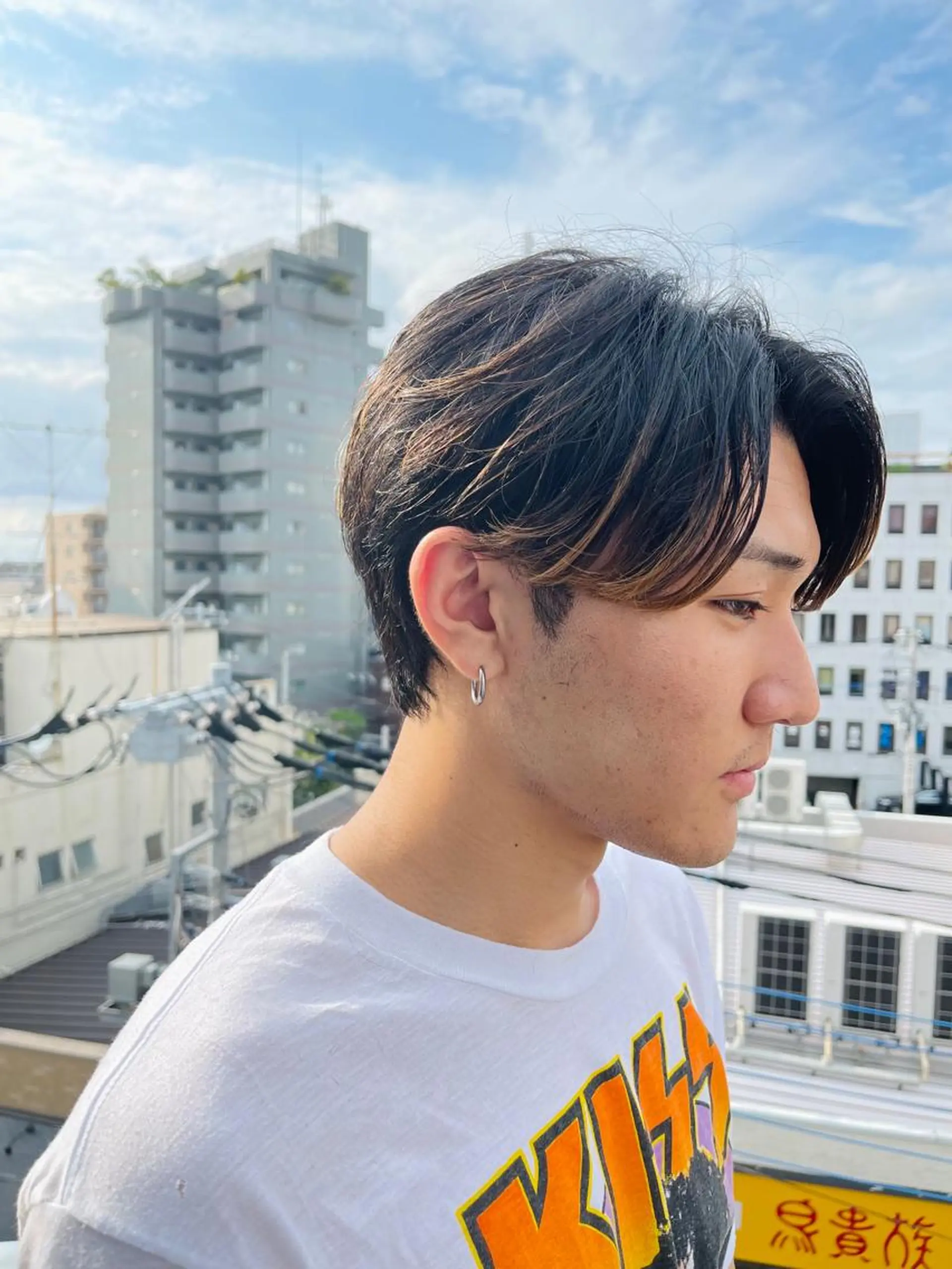 メンズ メンズバレイヤージュ メンズブリーチ センターパート フェードカット メンズハイライト エリアNo.1人気✨ ブリッツレボルト☘️のヘアスタイル