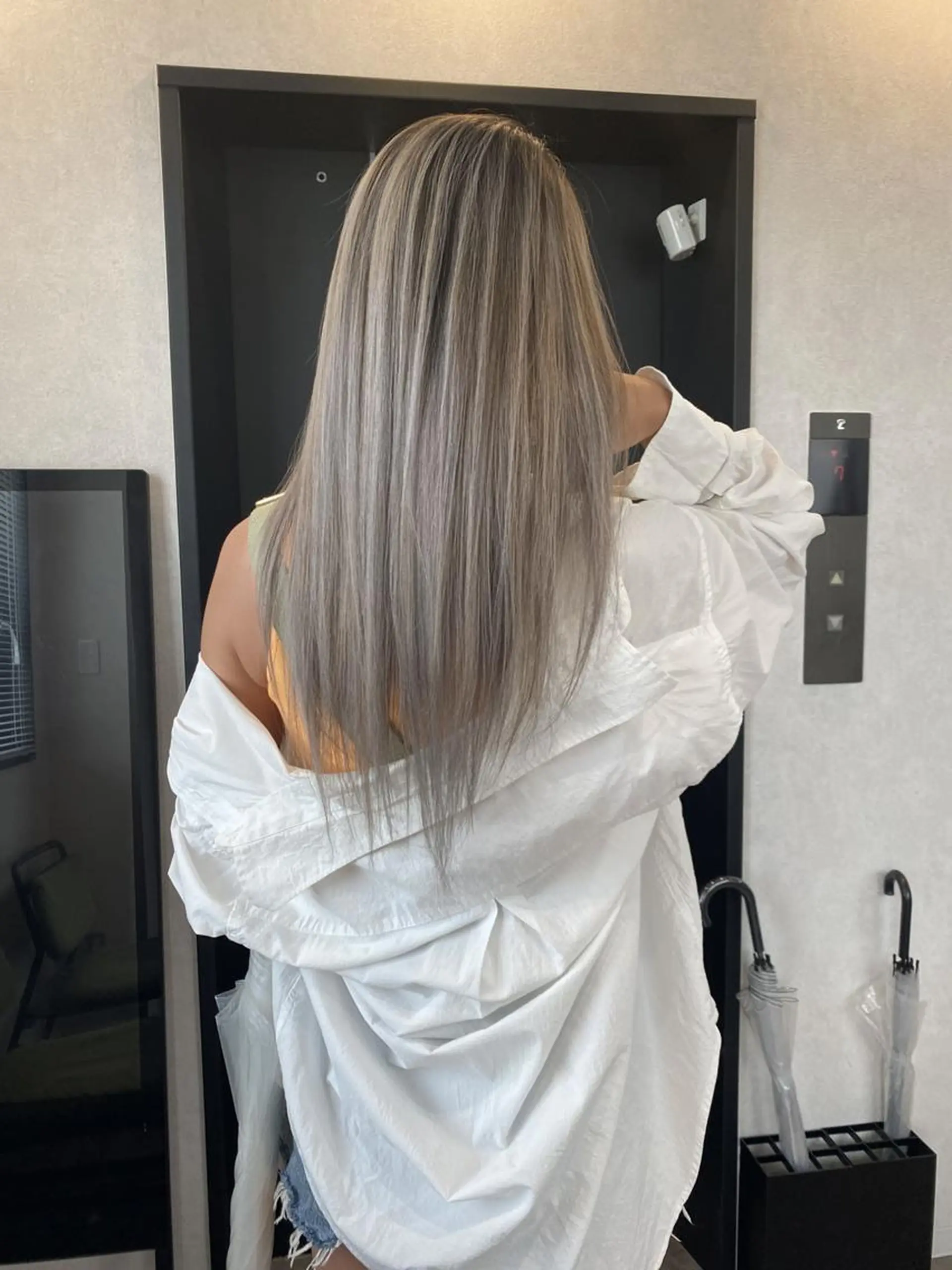 ロング ヘアアレンジ カラー ハイトーン カラーのヘアスタイル