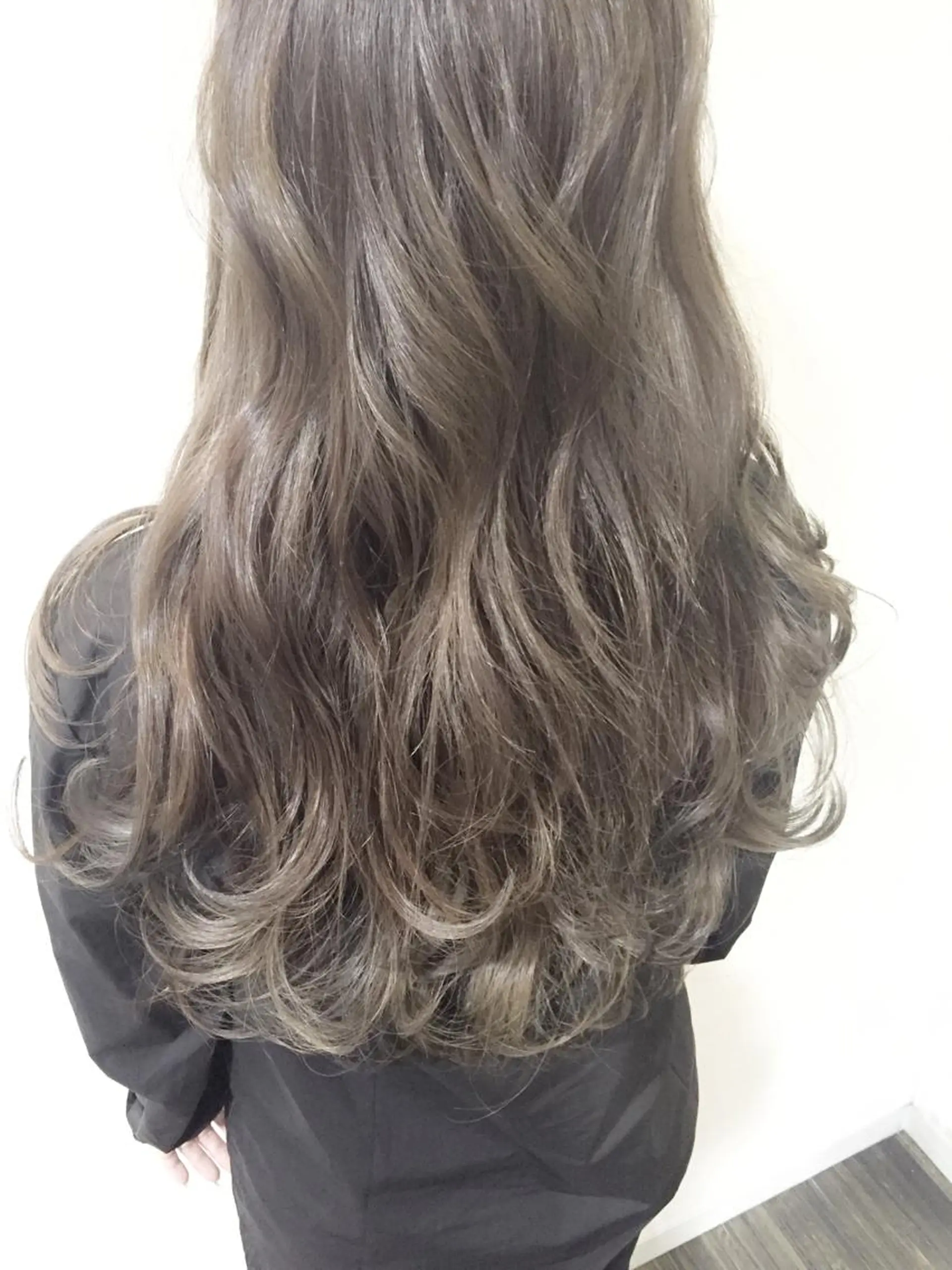 セミロング ロング カラー hair room .red by NYNY所属・土井 浩輔のヘアスタイル