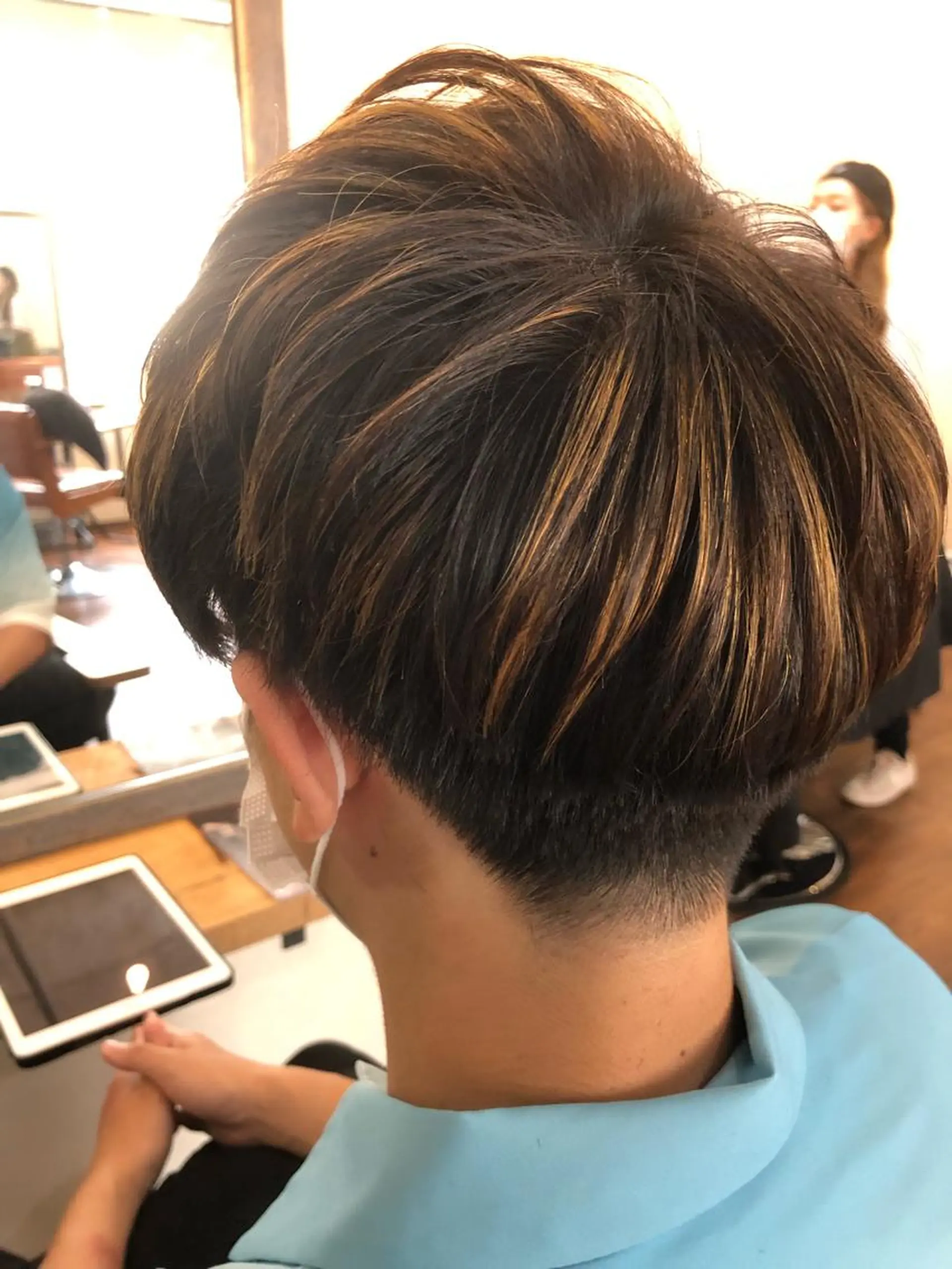 ショート カラー メンズ メンズハイライト マッシュ ツーブロック ハイライトカラー ハイライト 💇🏼ショートヘア お任せ💁🏻‍♂️のヘアスタイル