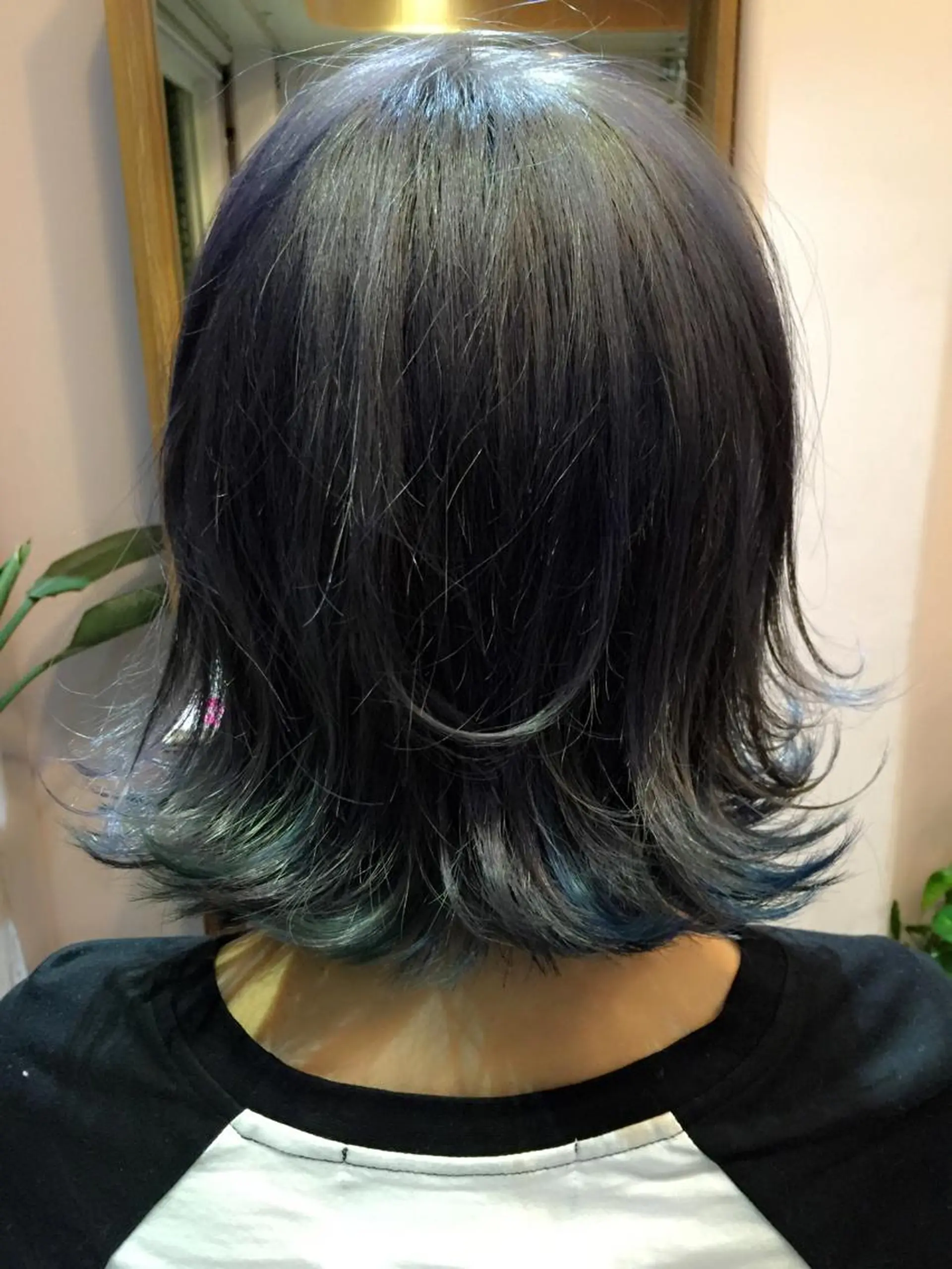 ショート ミディアム セミロング カラー ブルーカラー ダークグレー ダークグレージュ ダブルカラー グレージュ 原宿サロン代表 デザインカラー伊藤卓のヘアスタイル