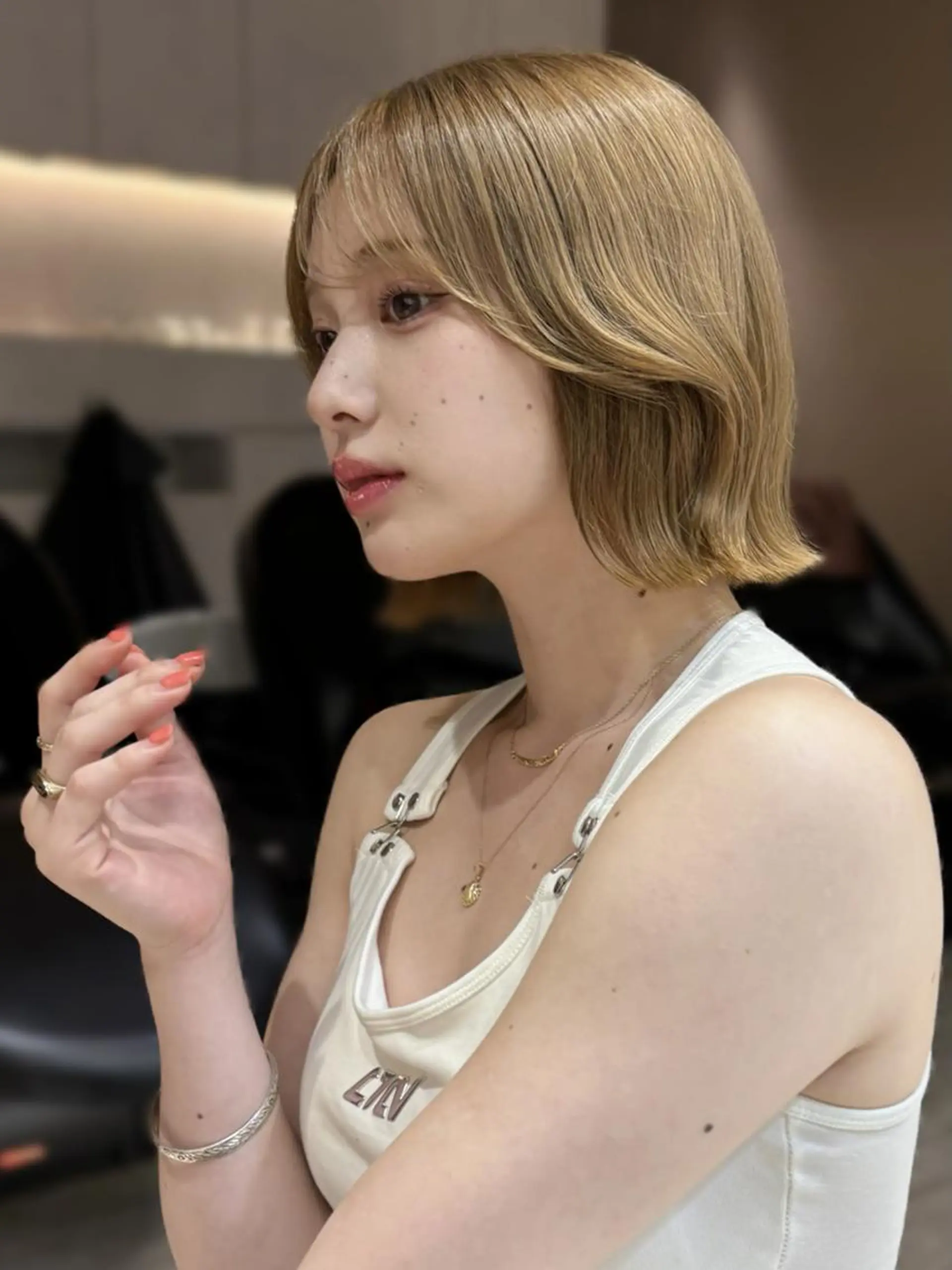 ミディアム カット 縮毛矯正 トリートメント ロンドガーネット /髪質改善/レイヤーのヘアスタイル