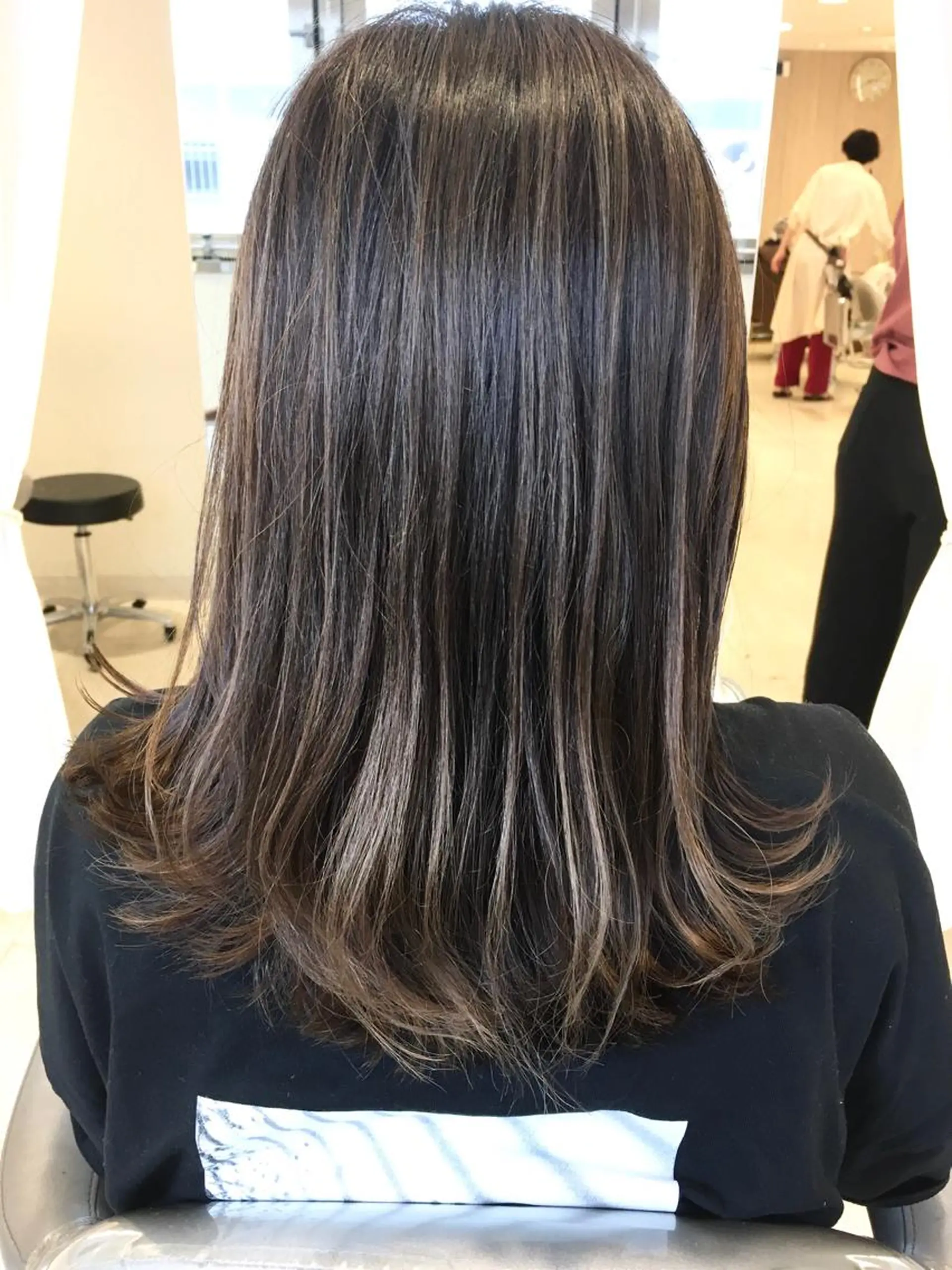 ミディアム カラー ブリーチ ケアブリーチ ハイライトカラー ハイライト 森島 雅之のヘアスタイル