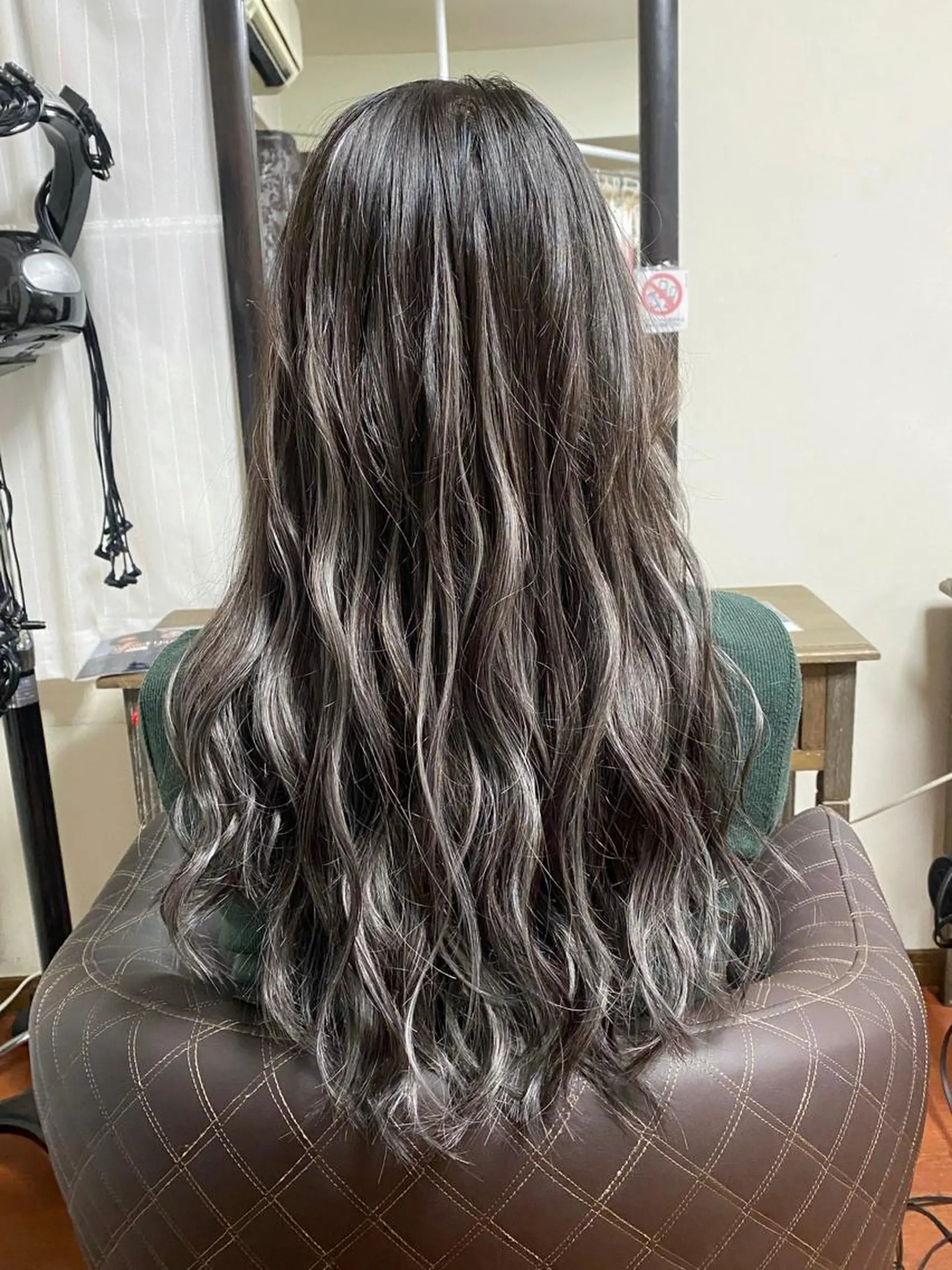 ロング カラー シールエクステ アッシュ グラデーションカラー ボブ エクステ 是枝 さくらのヘアスタイル