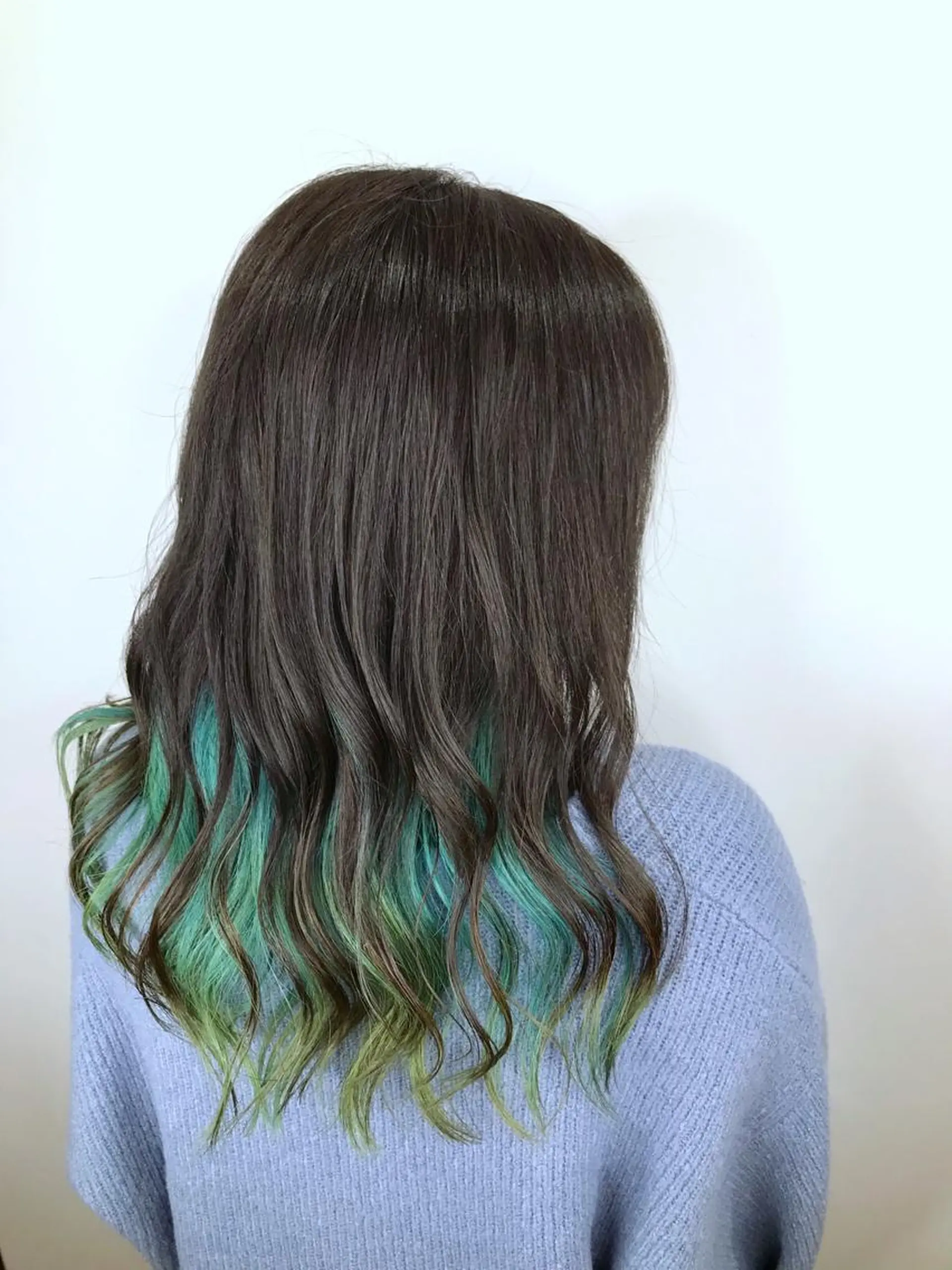 ミディアム カラー ブルーカラー ブルージュ インナーカラー/ ストレート/奥野洸也のヘアスタイル