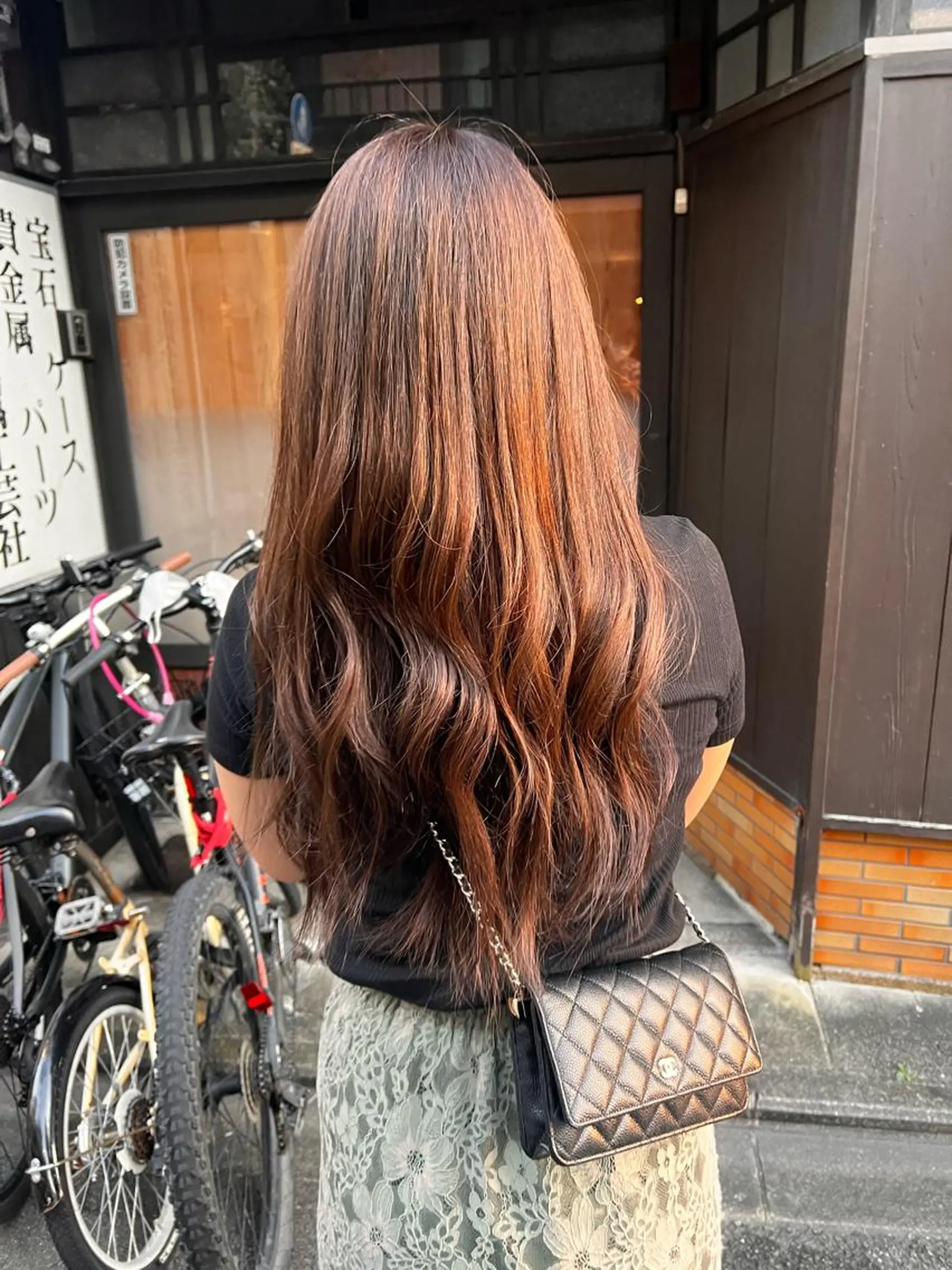 ミディアム カラー パーマ ヘアアレンジ キッズ ネイル マツエク・マツパ アイブロウ 堀井 凌平のヘアスタイル