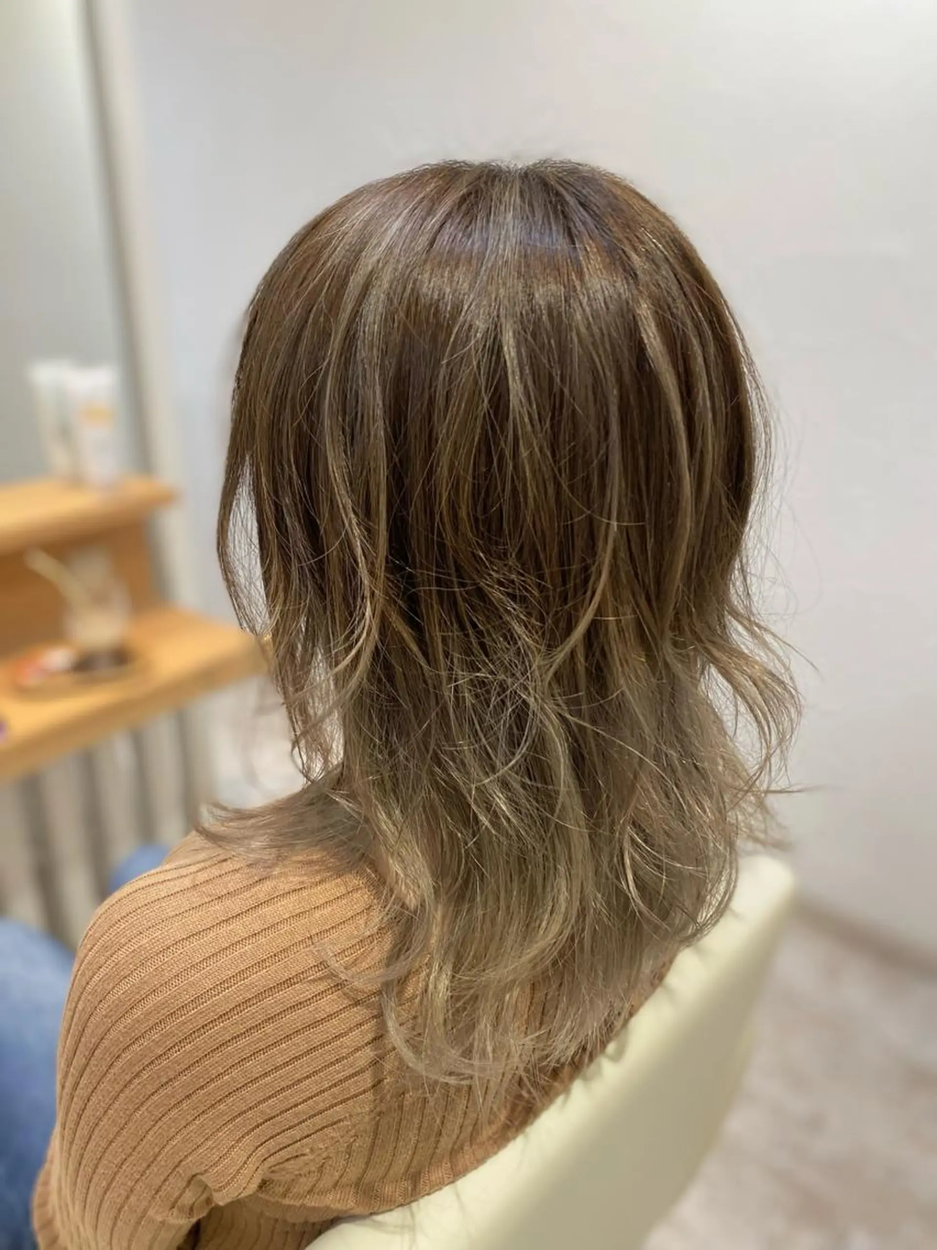 ミディアム カラー ブリーチ ケアブリーチ 透明感カラー ダブルカラー イヤリングカラー ブリーチなしWカラー /酸性ストレート河本のヘアスタイル