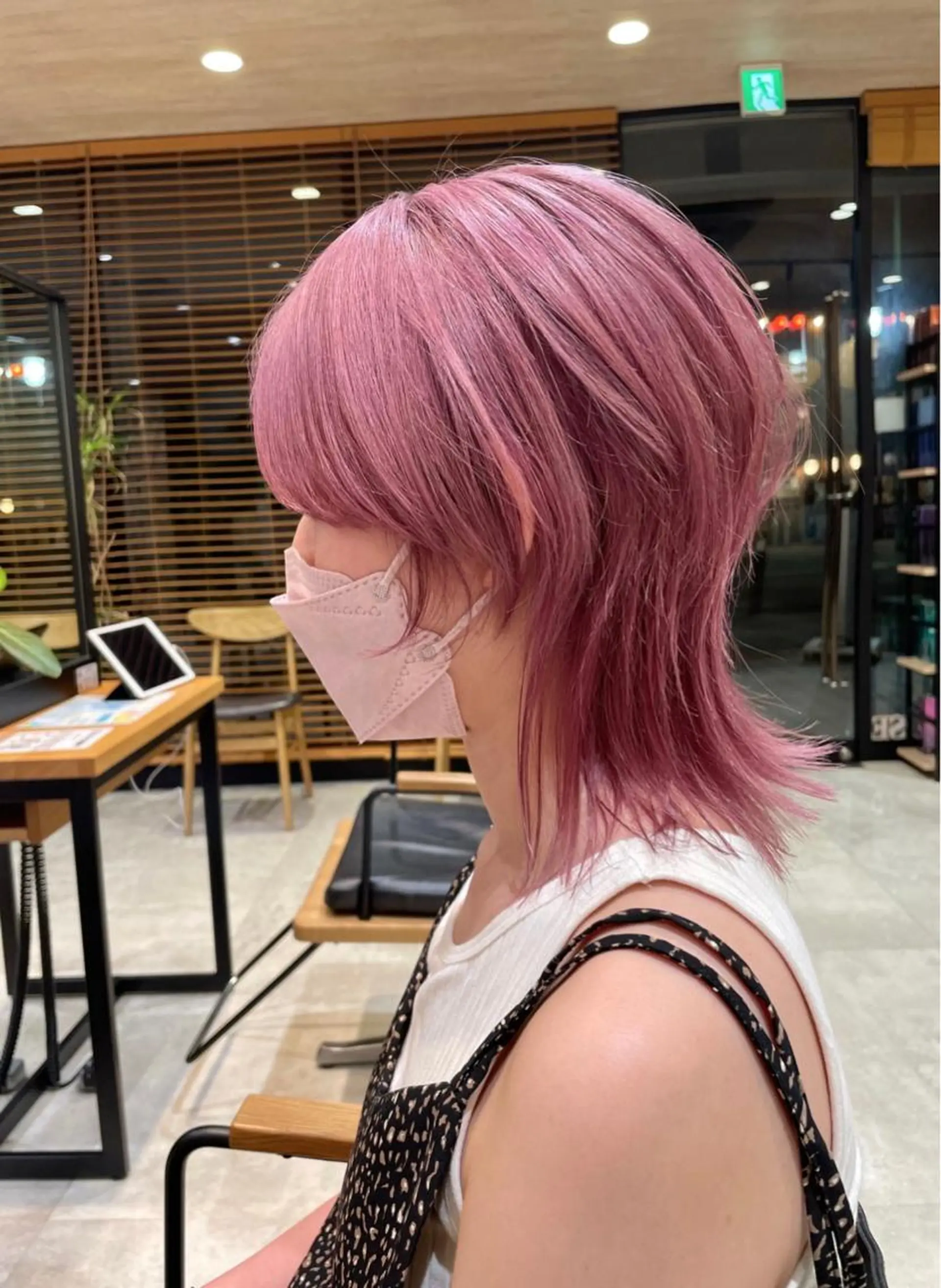 ミディアム カラー ピンクカラー Oasisgarden所属・レイヤー/ブリーチ MOMOのヘアスタイル