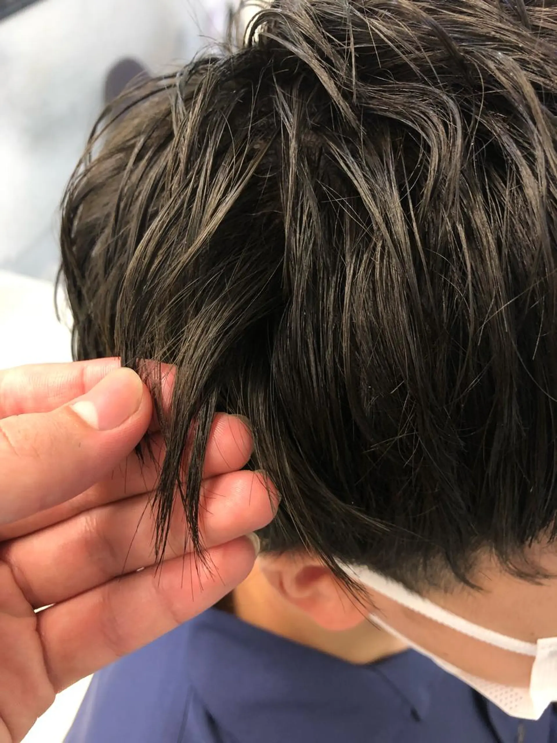 カラー HOLLY 髙橋ユウキのヘアスタイル