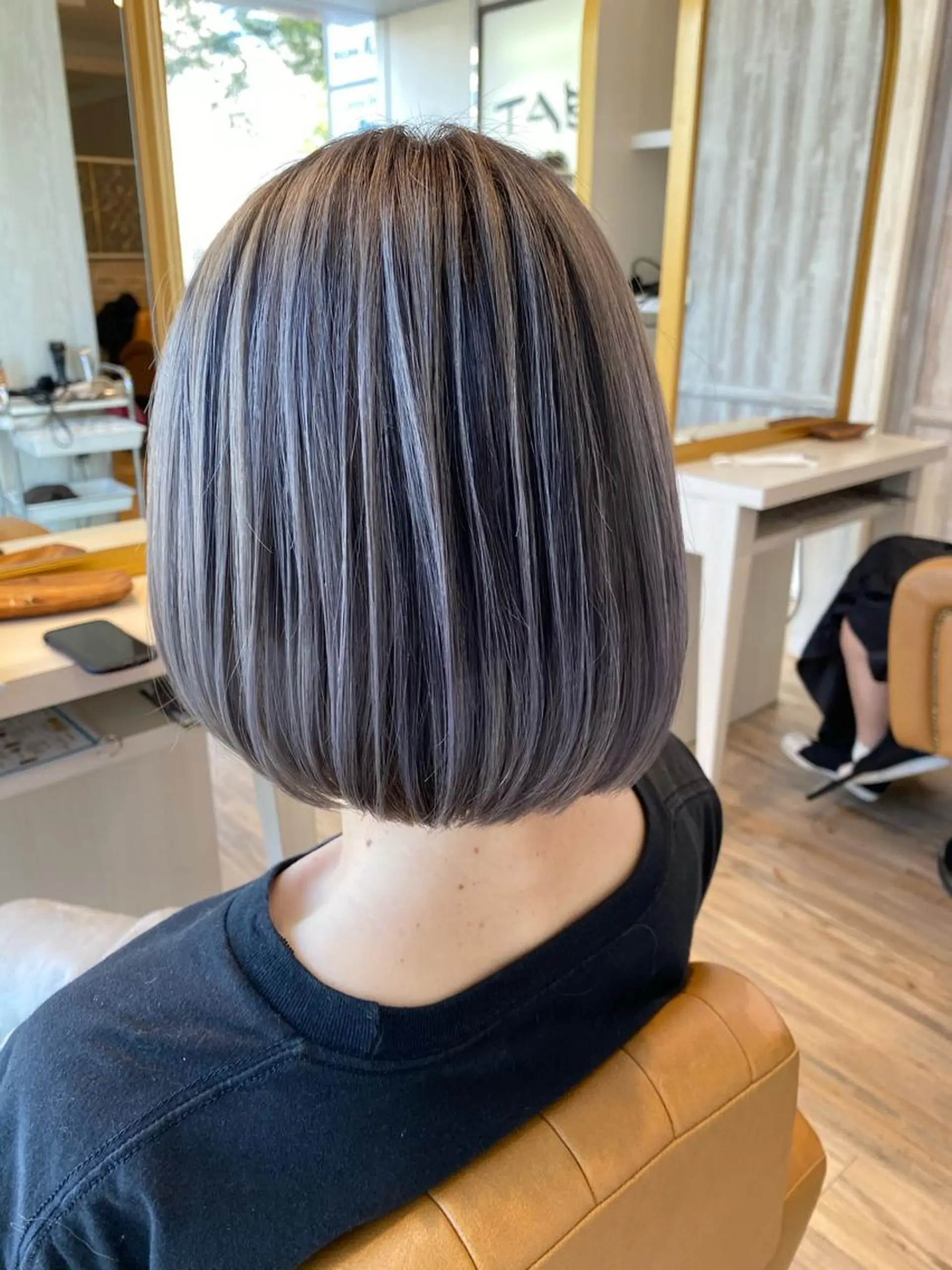 ショート レイヤーカット Lond strada 心斎橋所属・🍀小川大輔🍀 ボブ/ブリーチ🥇のヘアスタイル