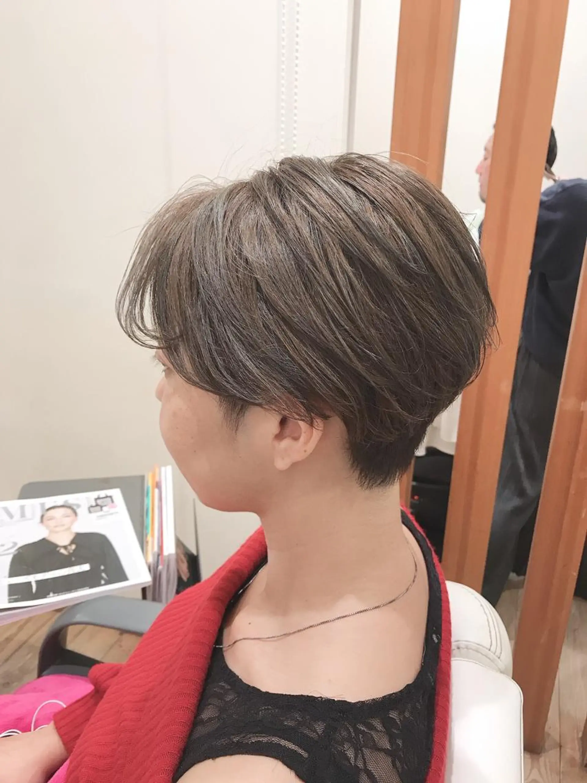 ショート カラー ハイライトカラー ハイトーンカラー ハイライト ショートヘア アザマ　ヤスカツ _rosso 川口のヘアスタイル