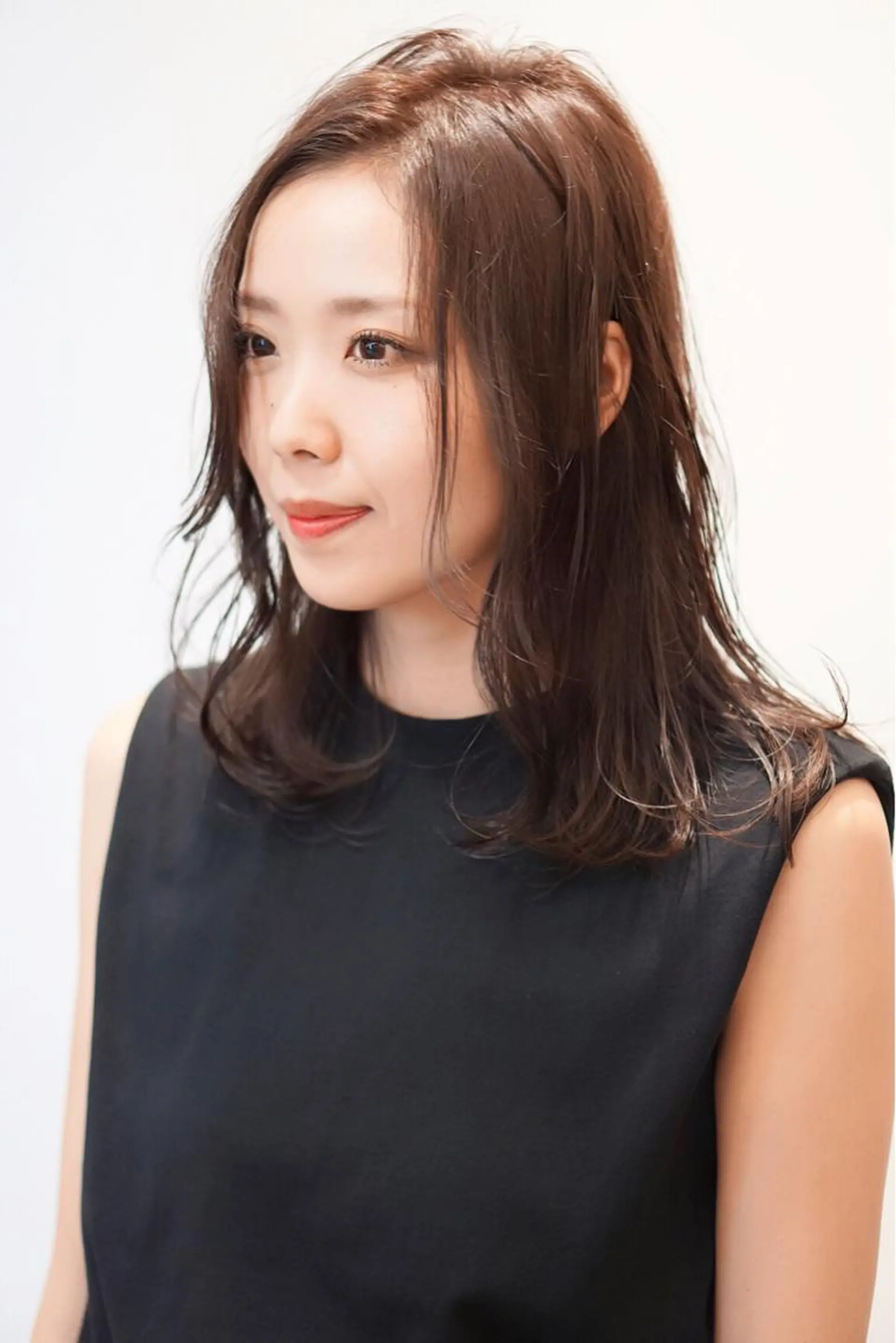 ミディアム カラー パーマ ミディアムパーマ 顔周りカット ディレクター ノナカのヘアスタイル