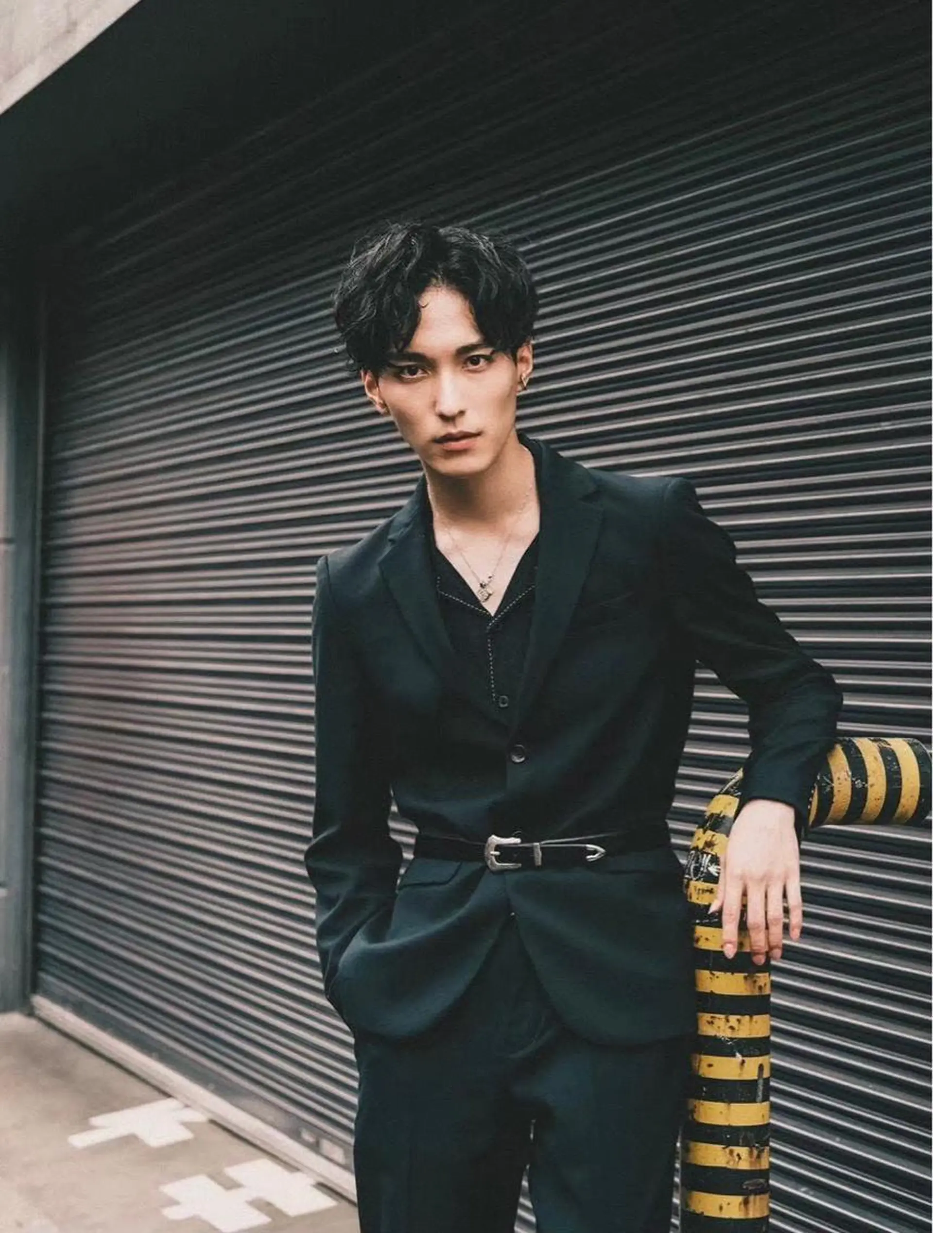 ショート カラー パーマ ヘアアレンジ メンズ メンズバレイヤージュ メンズブリーチ メンズハイライト メンズハイトーン メンズインナーカラー カット パーマ トリートメント 似合わせヘア💎 Ÿutóのヘアスタイル