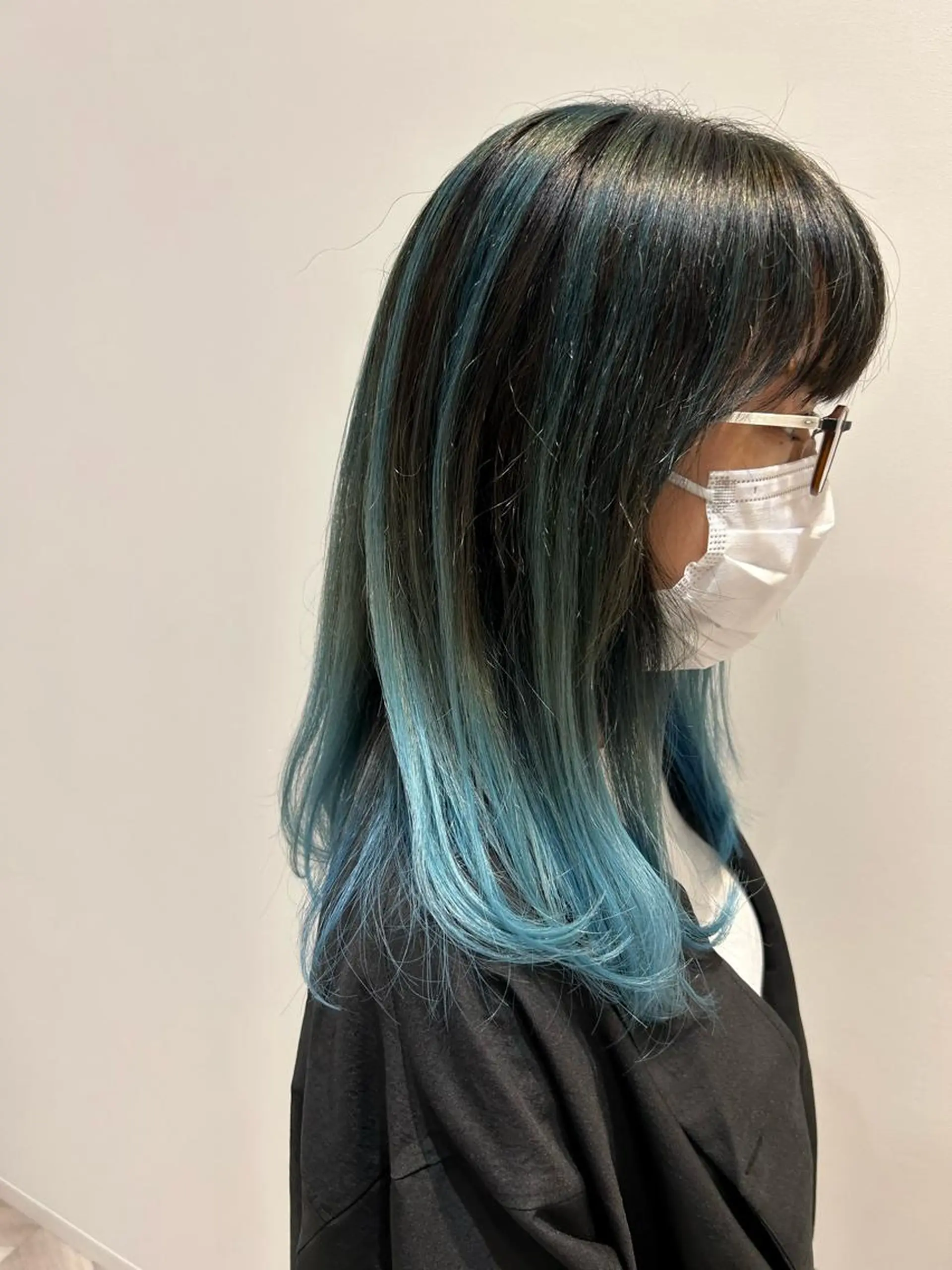 セミロング カラー 淡路.上新庄/透明感 .艶カラー/野口春貴のヘアスタイル