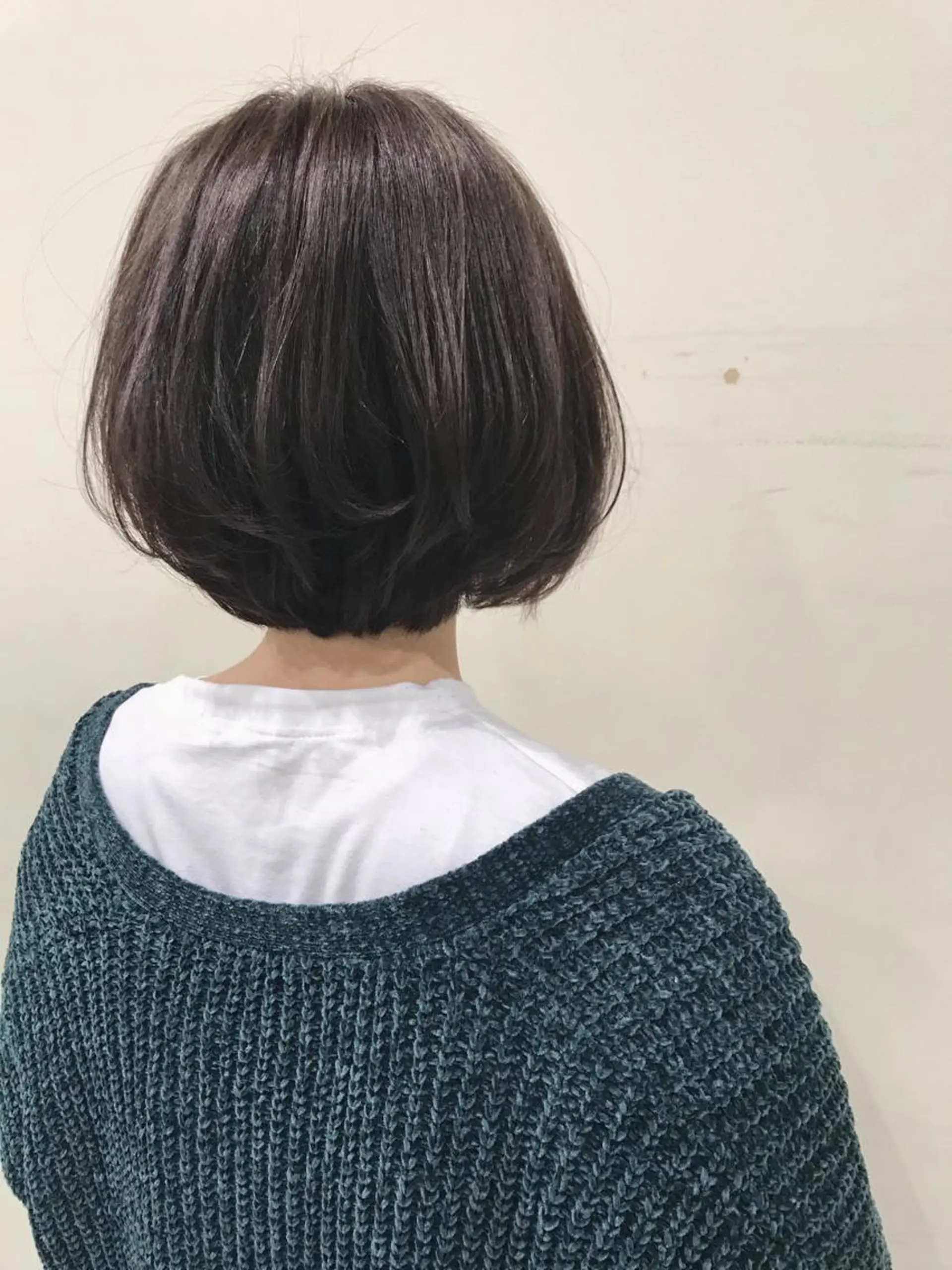 ショート カラー グレージュ ✨艶ブリーチカラー ✨四ノ宮裕己のヘアスタイル