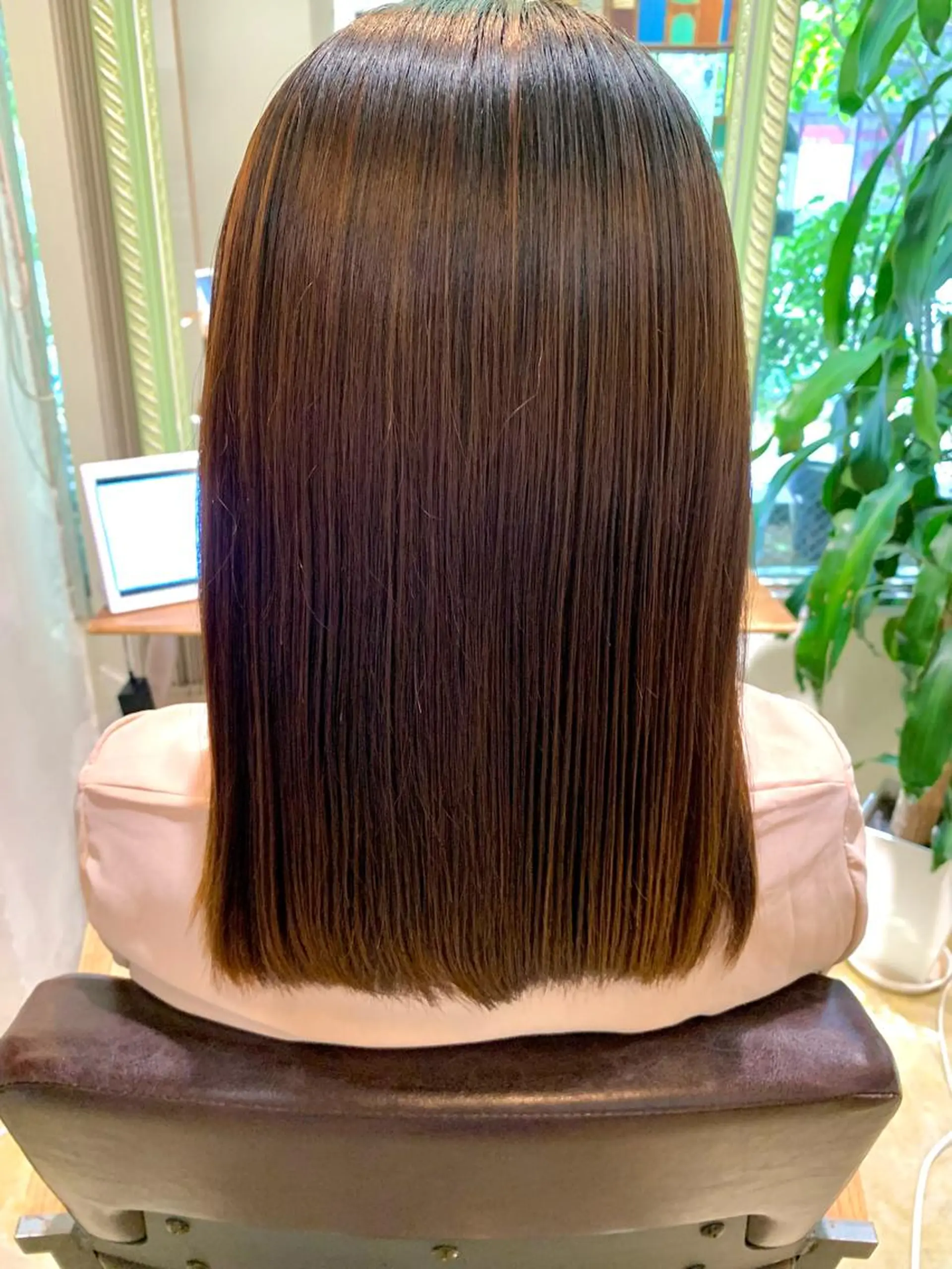 ミディアム 縮毛矯正 カット ヘアカラー トリートメント 園 冬稀のヘアスタイル