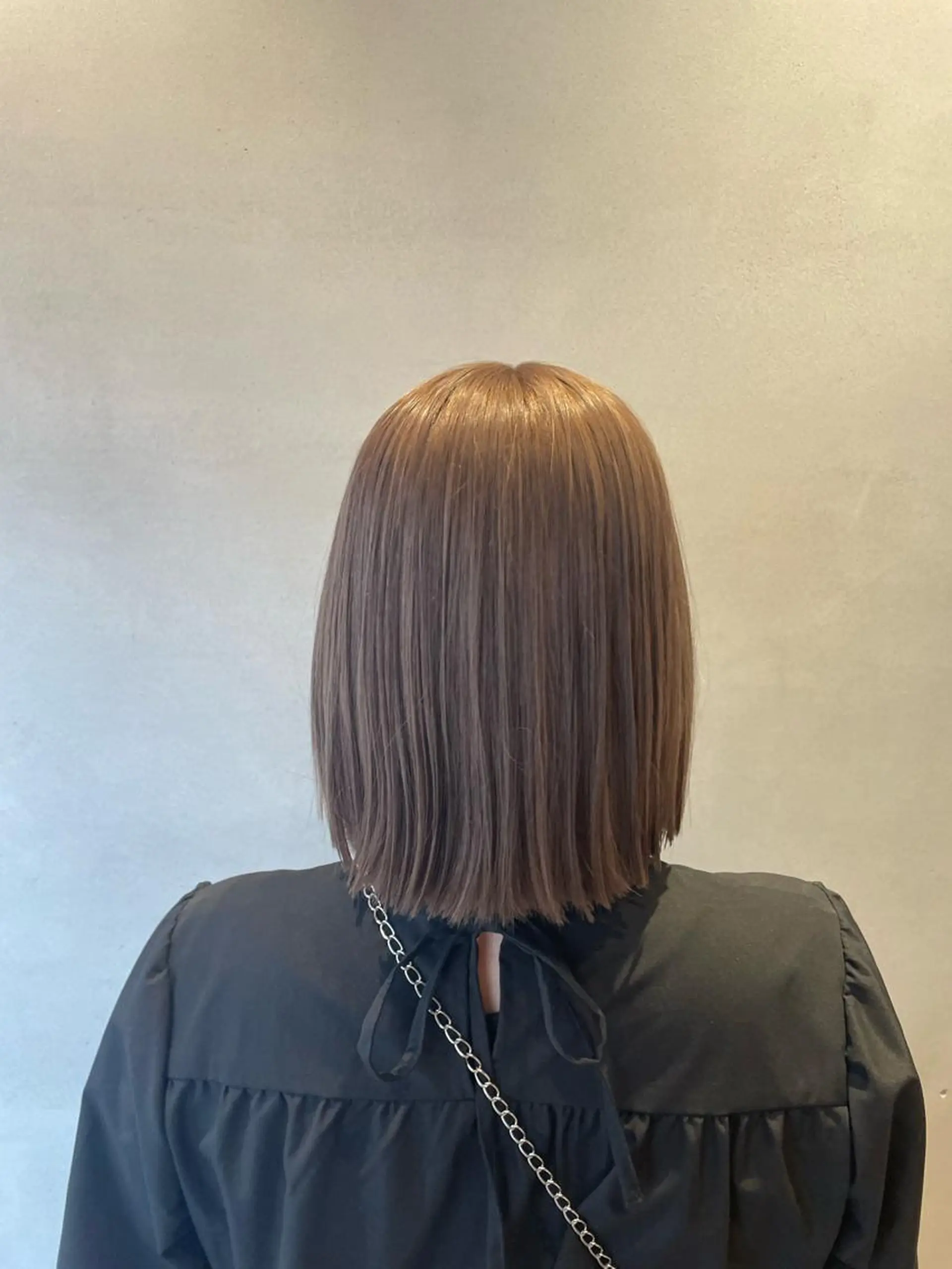 ショート カラー ベージュカラー 透明感カラー ミルクティーベージュ 森 遥菜のヘアスタイル