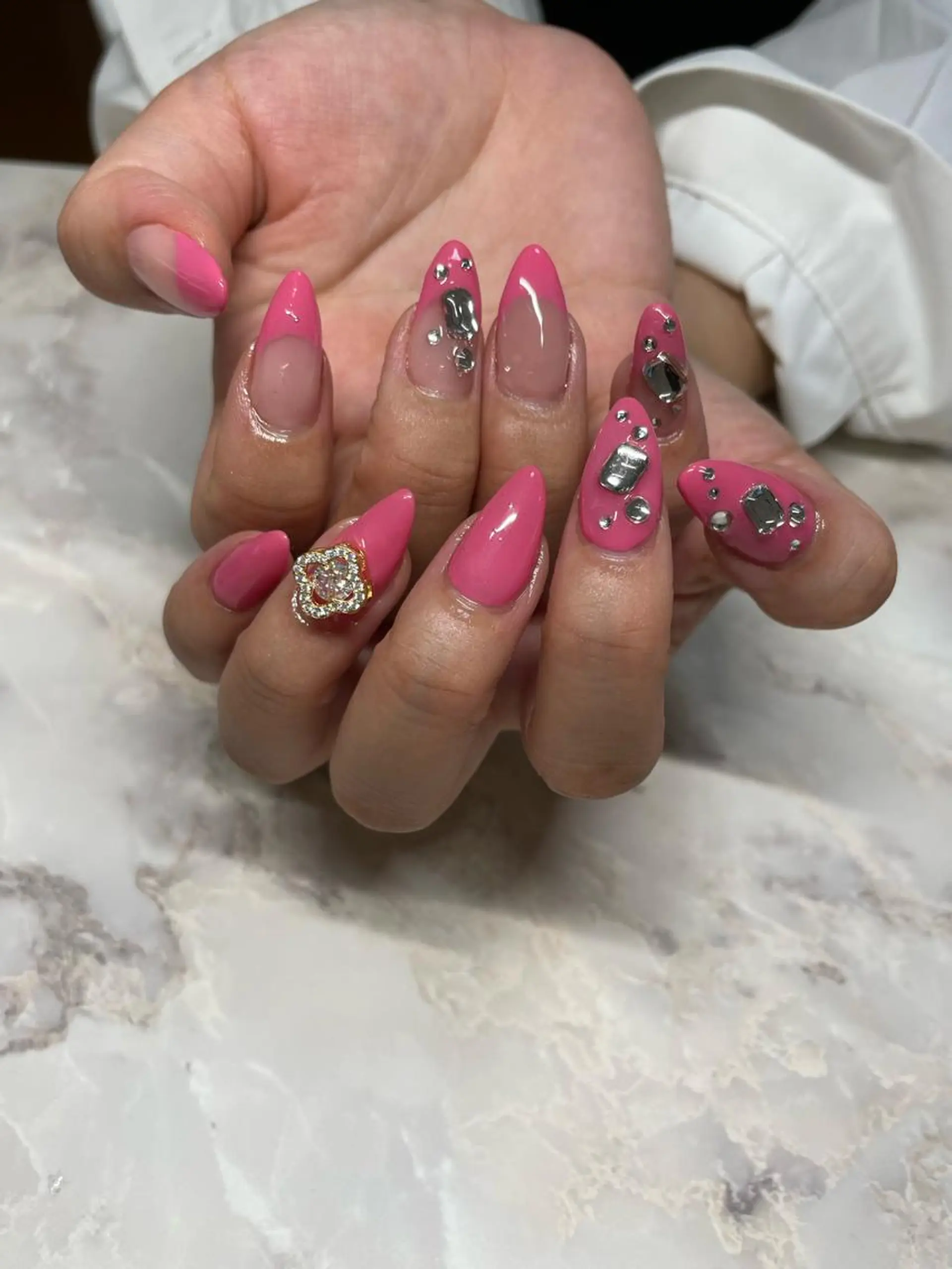 ネイル 持ち込み Raviliss ♡のネイルデザイン