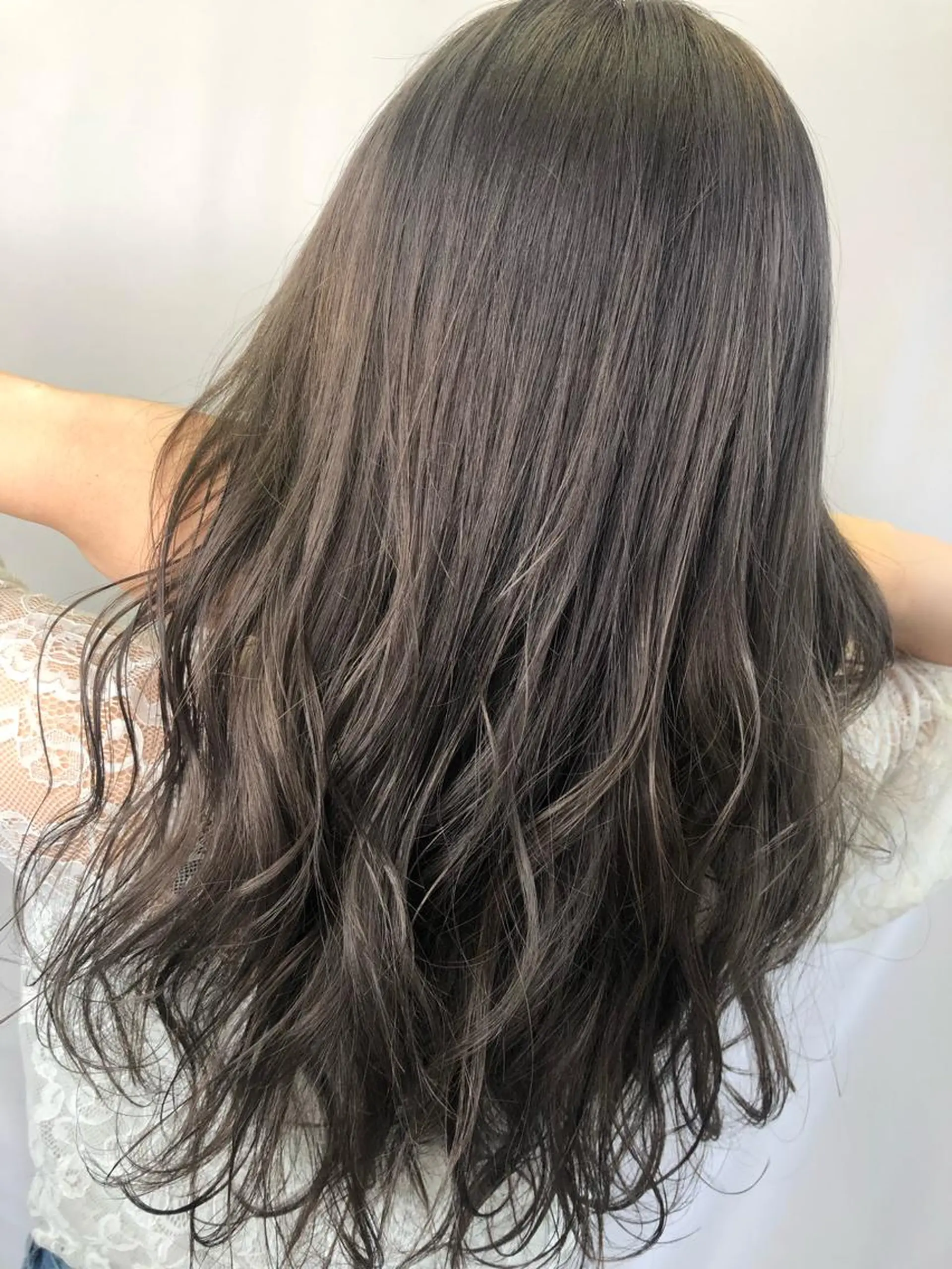 ロング カラー ブリーチ グレージュ yoon所属・Kaede .のヘアスタイル