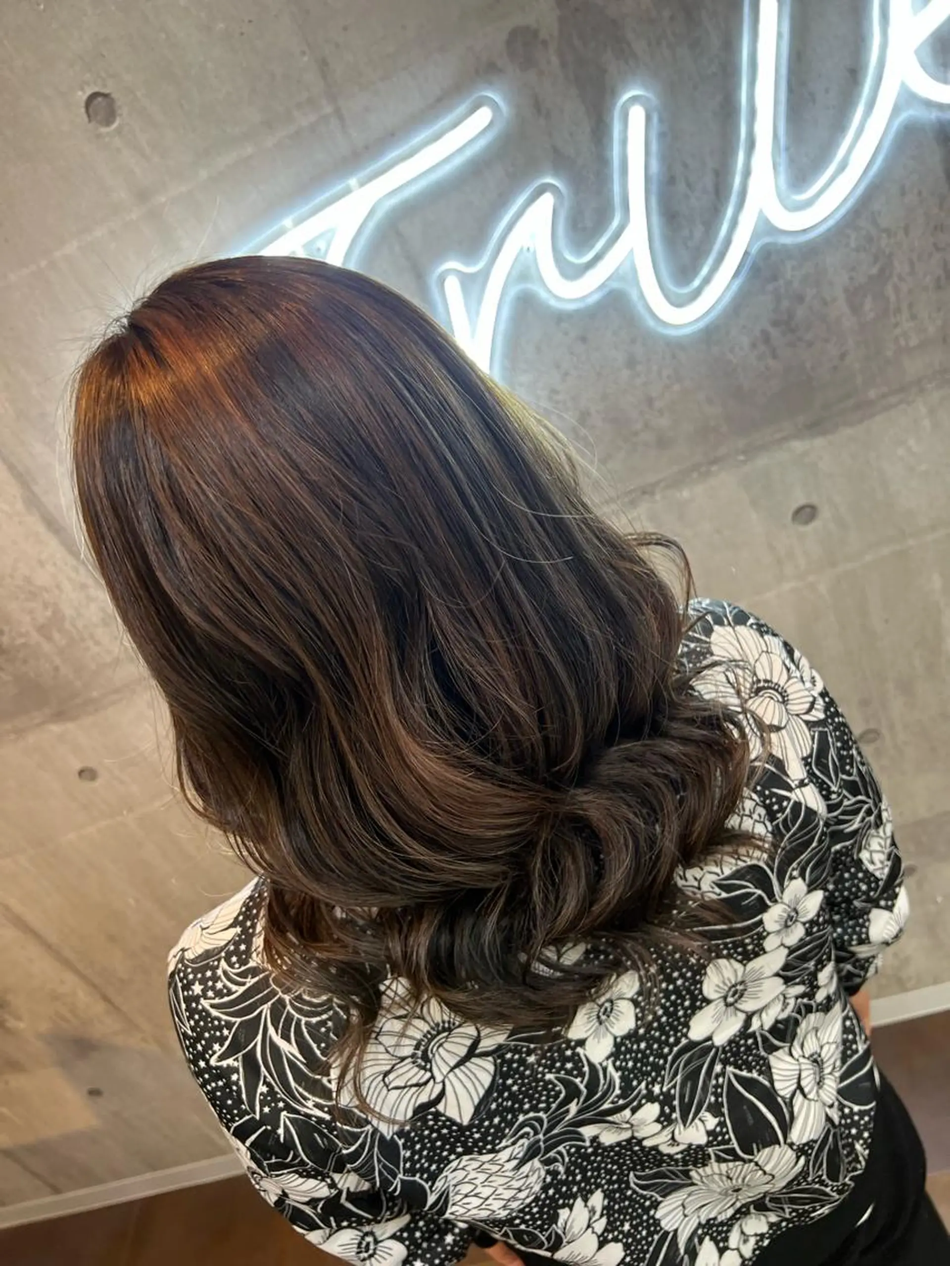 ミディアム シールエクステ ミディアムパーマ ボブ エクステ ハイライト ミルクティーハイトー ン💖Mikaのヘアスタイル