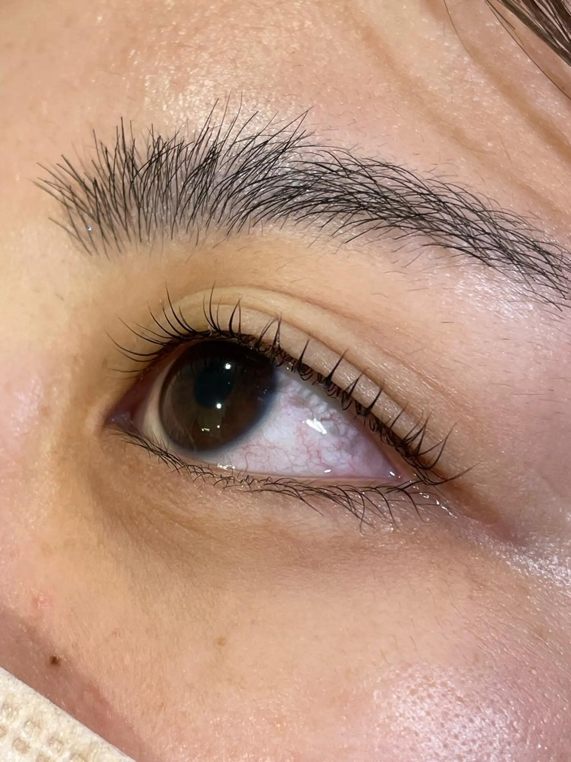 マツエク・マツパ cure所属・井上 真里奈のヘアスタイル