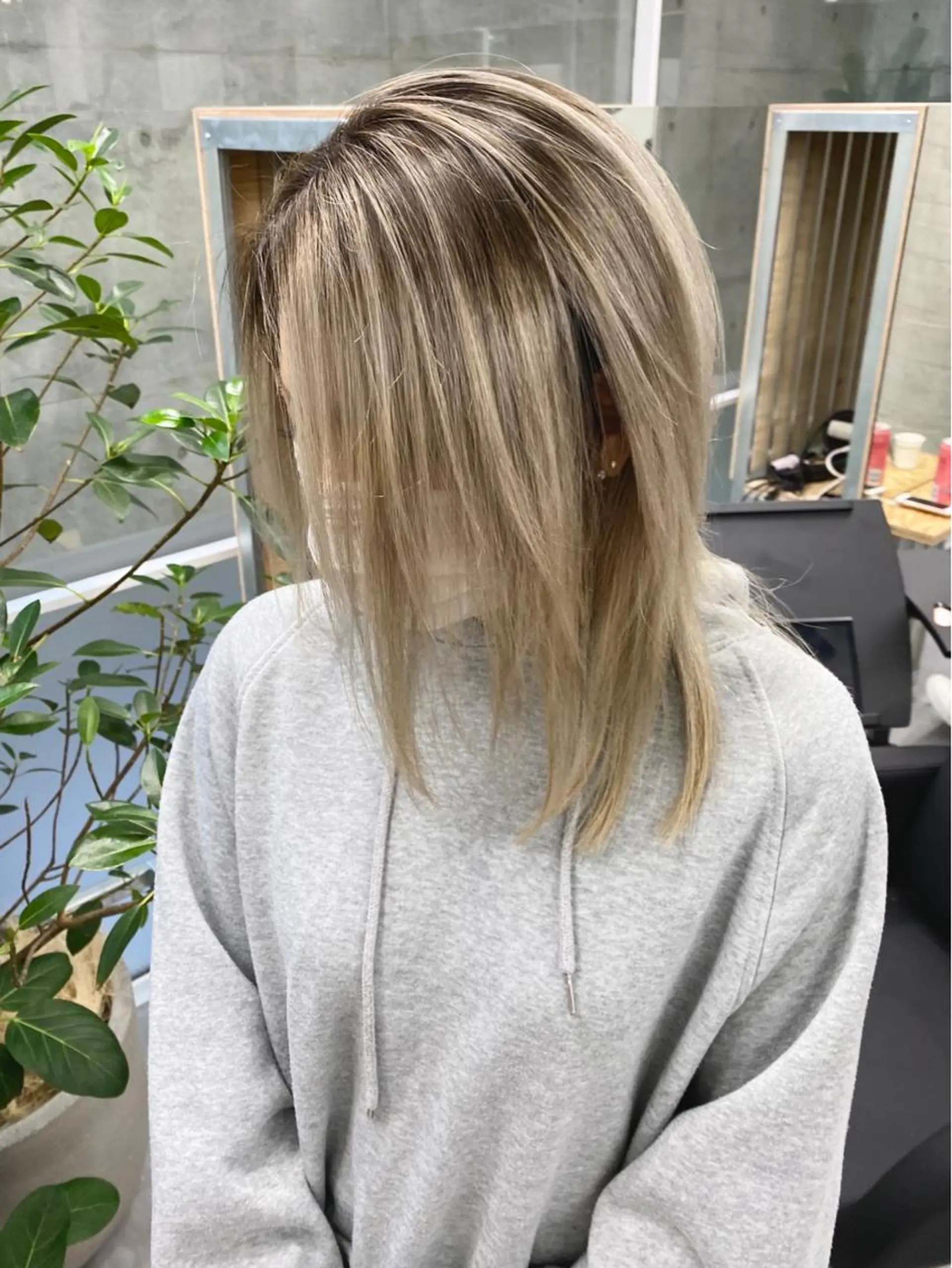 セミロング カラー バレイヤージュ ブリーチ ケアブリーチ ダブルカラー ハイライトカラー welring hair salon所属・welring hair salonのヘアスタイル