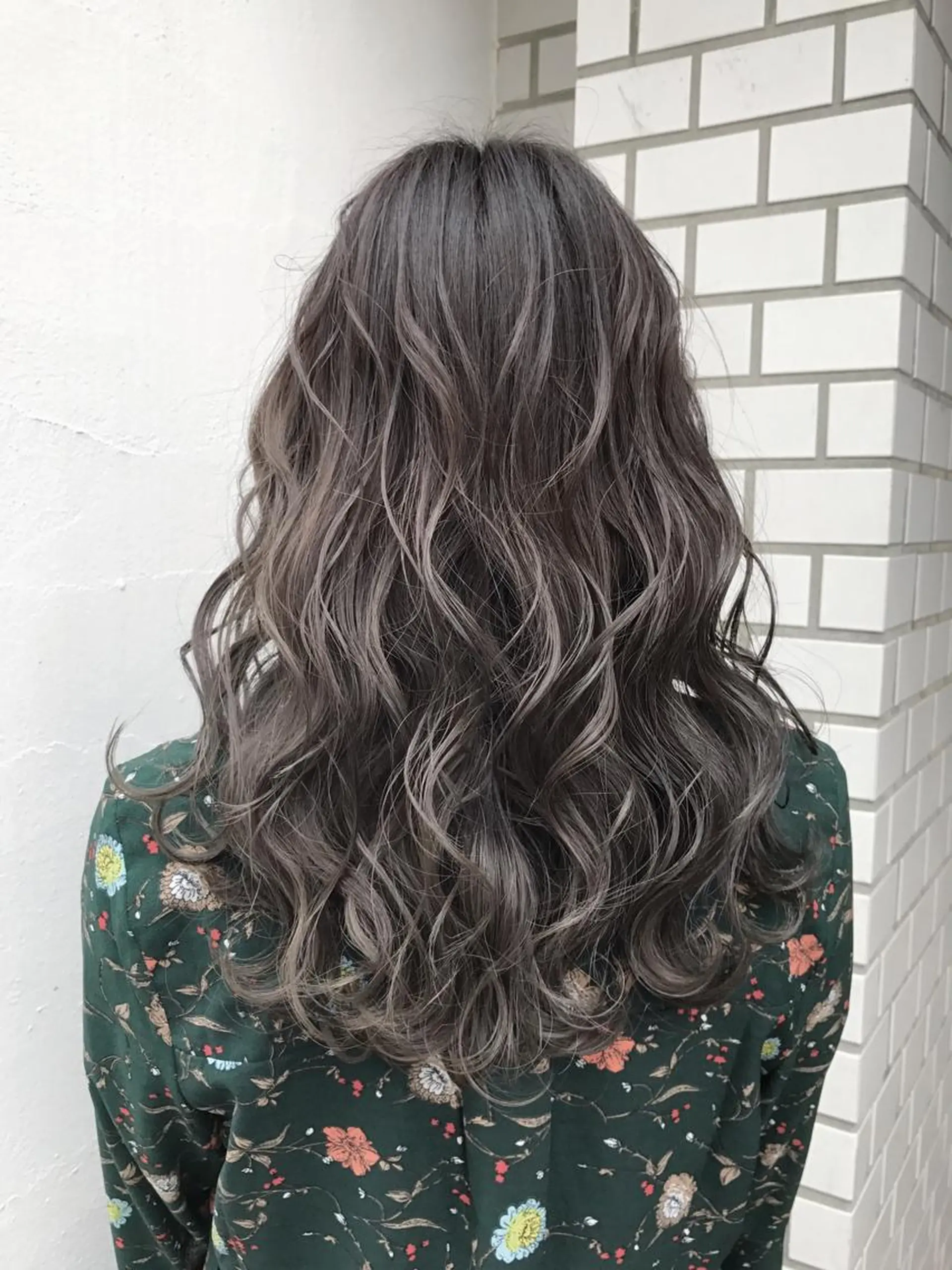 ミディアム カラー グラデーションカラー グレージュ カット特化柏駅 徒歩3分LOUのヘアスタイル