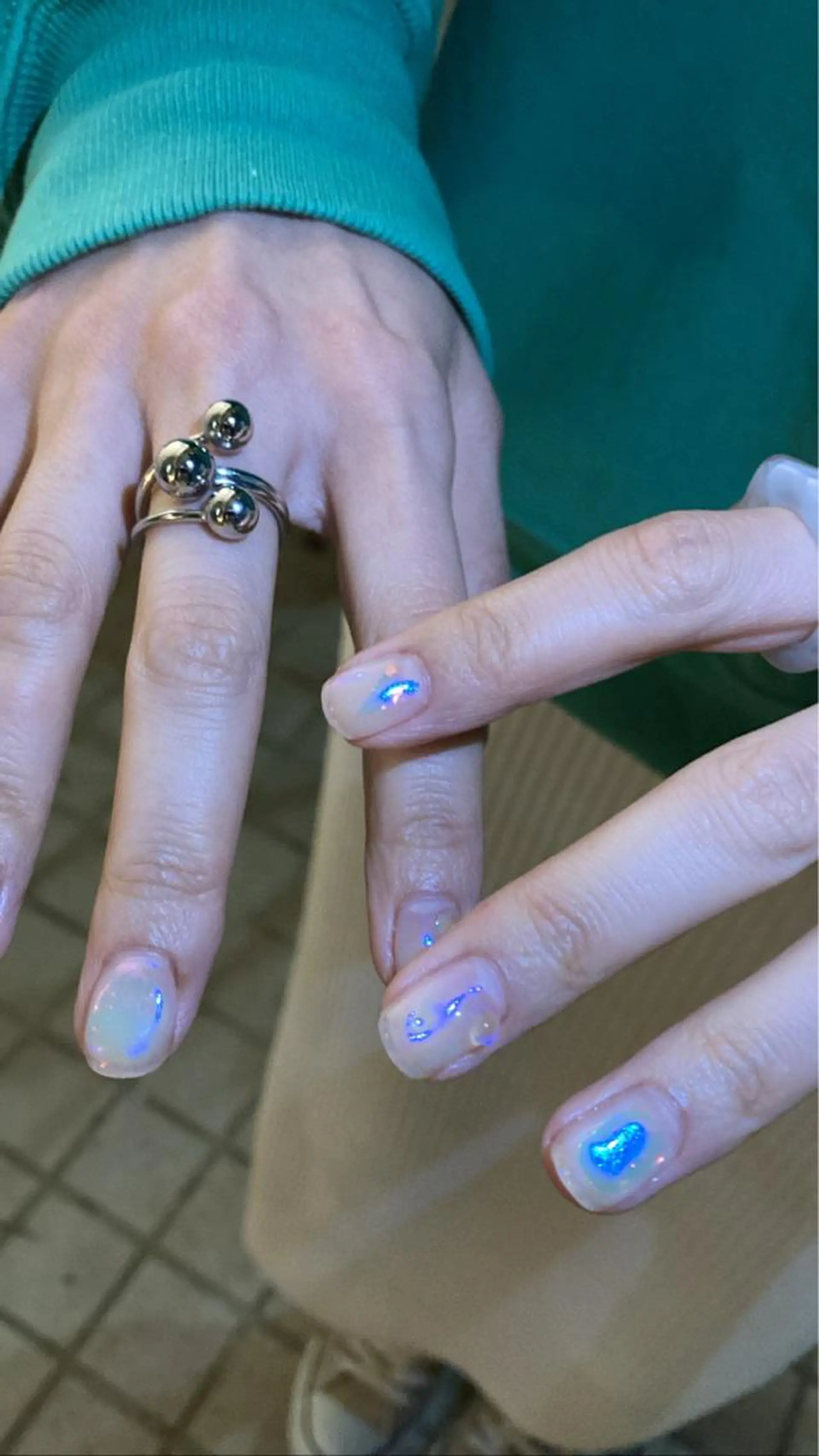 ネイル nailsalon　hue所属・小山 羽奈のネイルデザイン