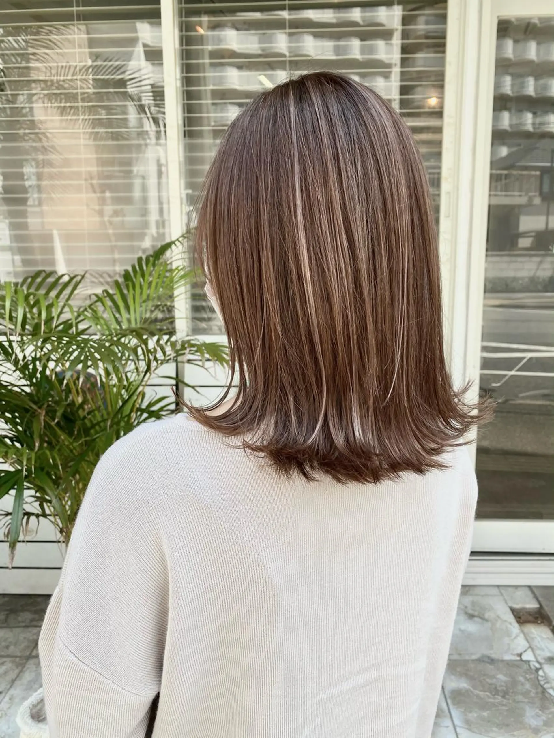 ミディアム 山本 茉希のヘアスタイル