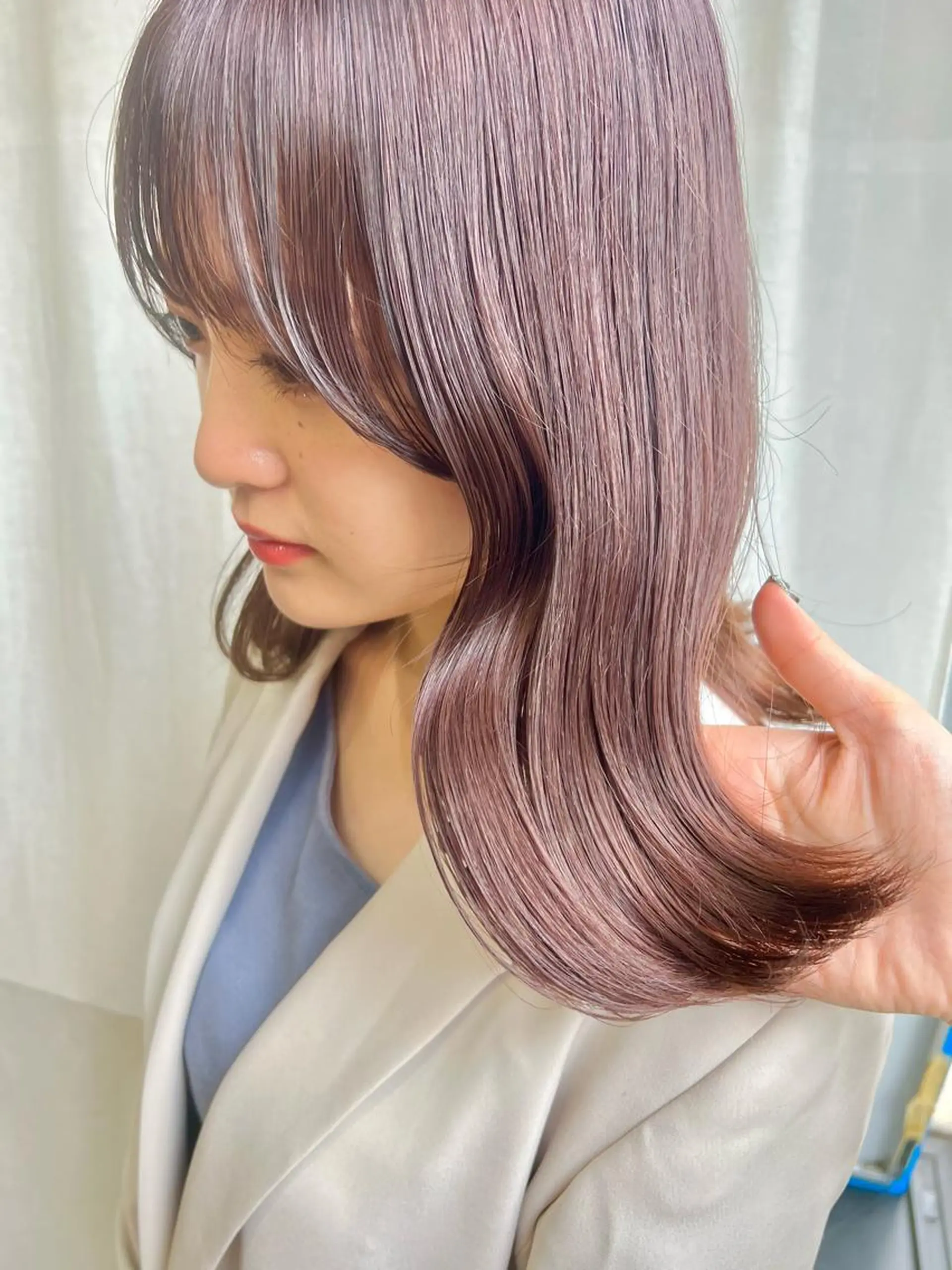セミロング ヘアアレンジ ヘアカラー ツガミ リナのヘアスタイル