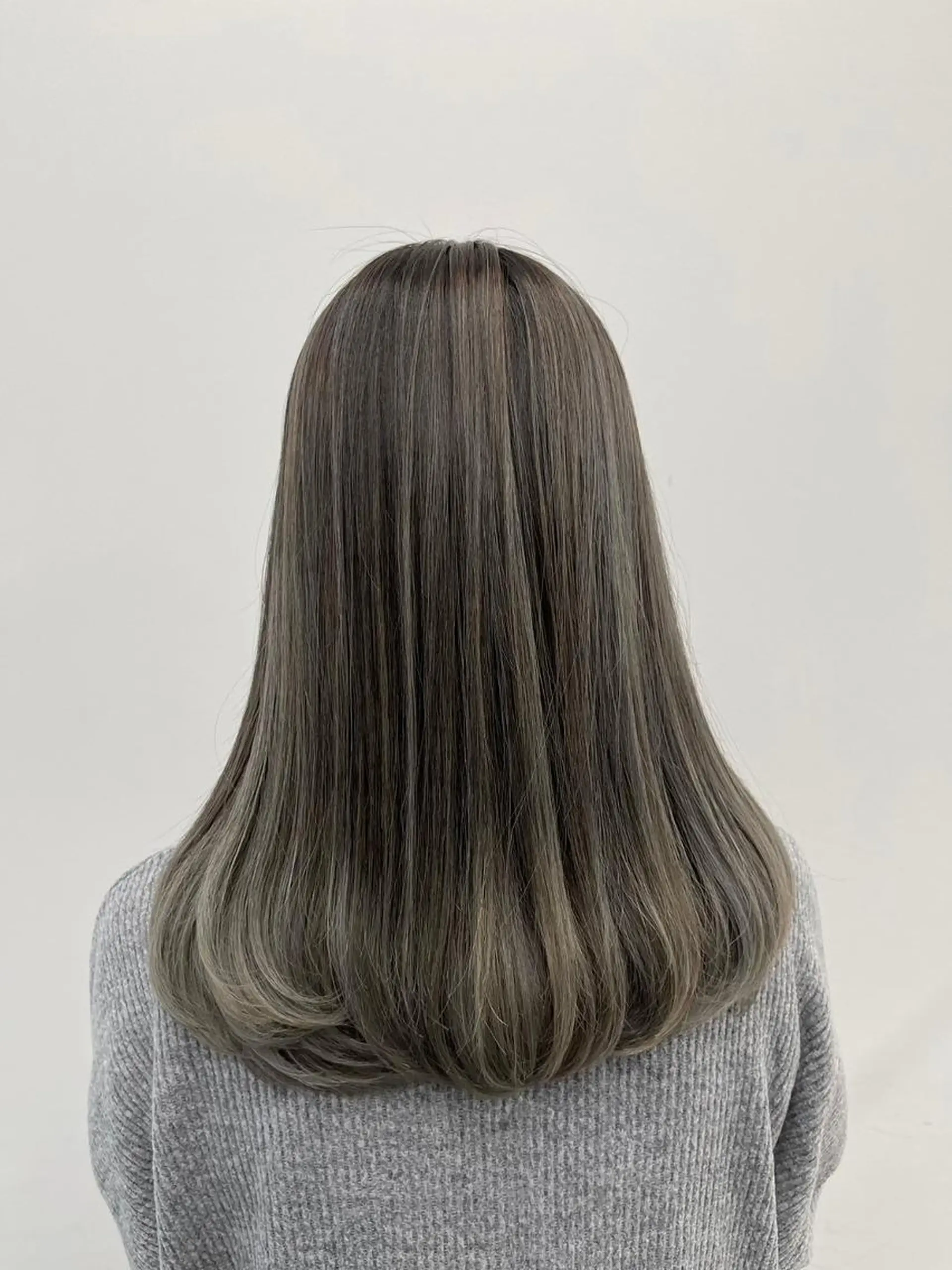 セミロング カラー ヘアカラー トリートメント 【公式】amble luxe池袋東口🩷のヘアスタイル